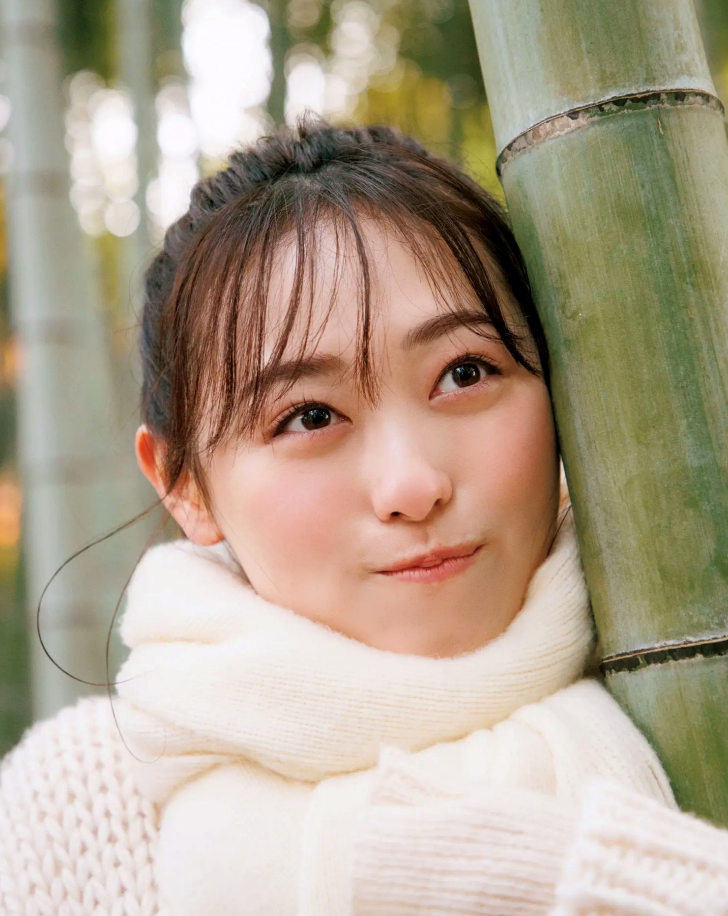 福原遥《gift》写真:日系清新治愈系户外草地泳池美照