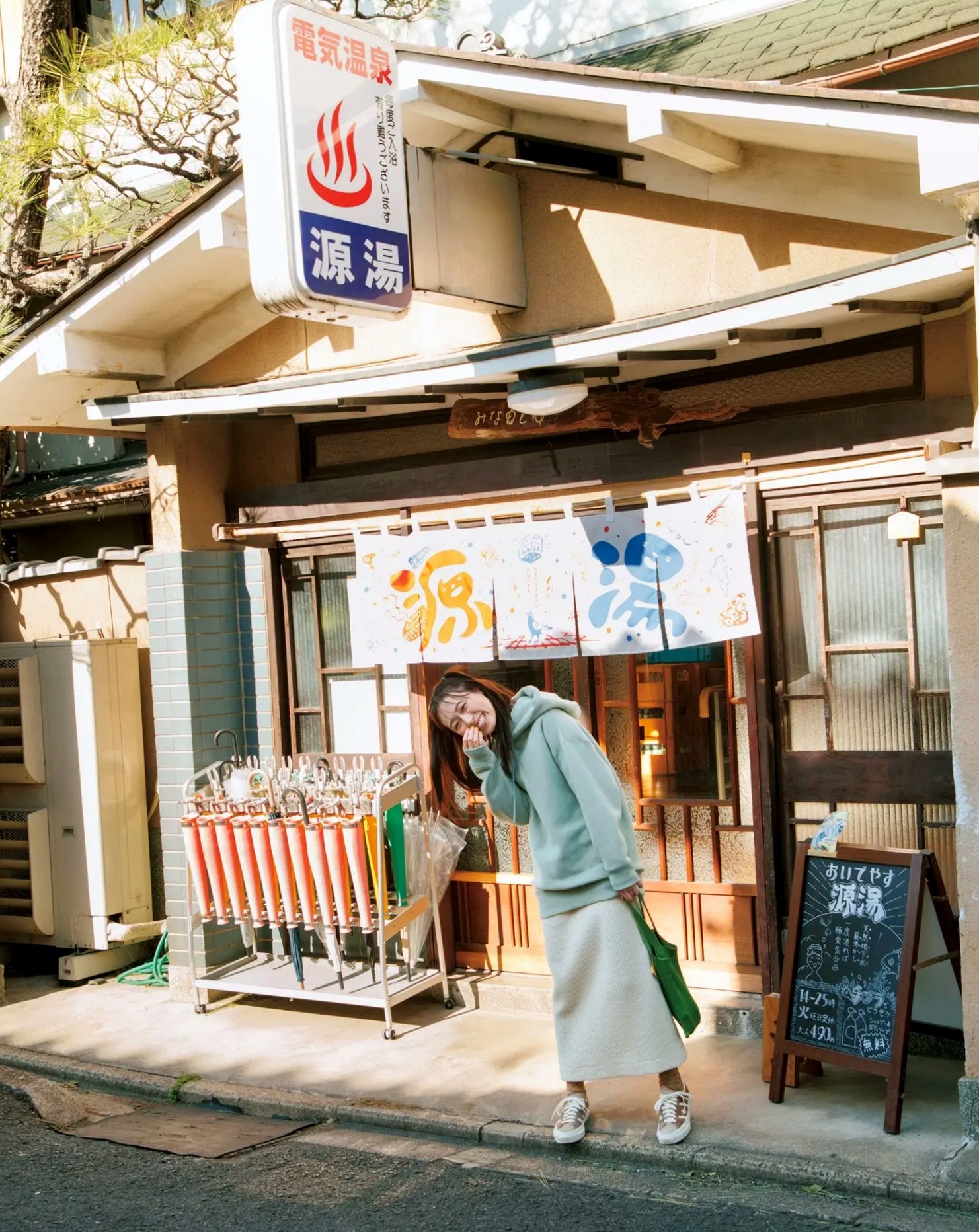 福原遥《gift》写真:日系清新治愈系户外草地泳池美照