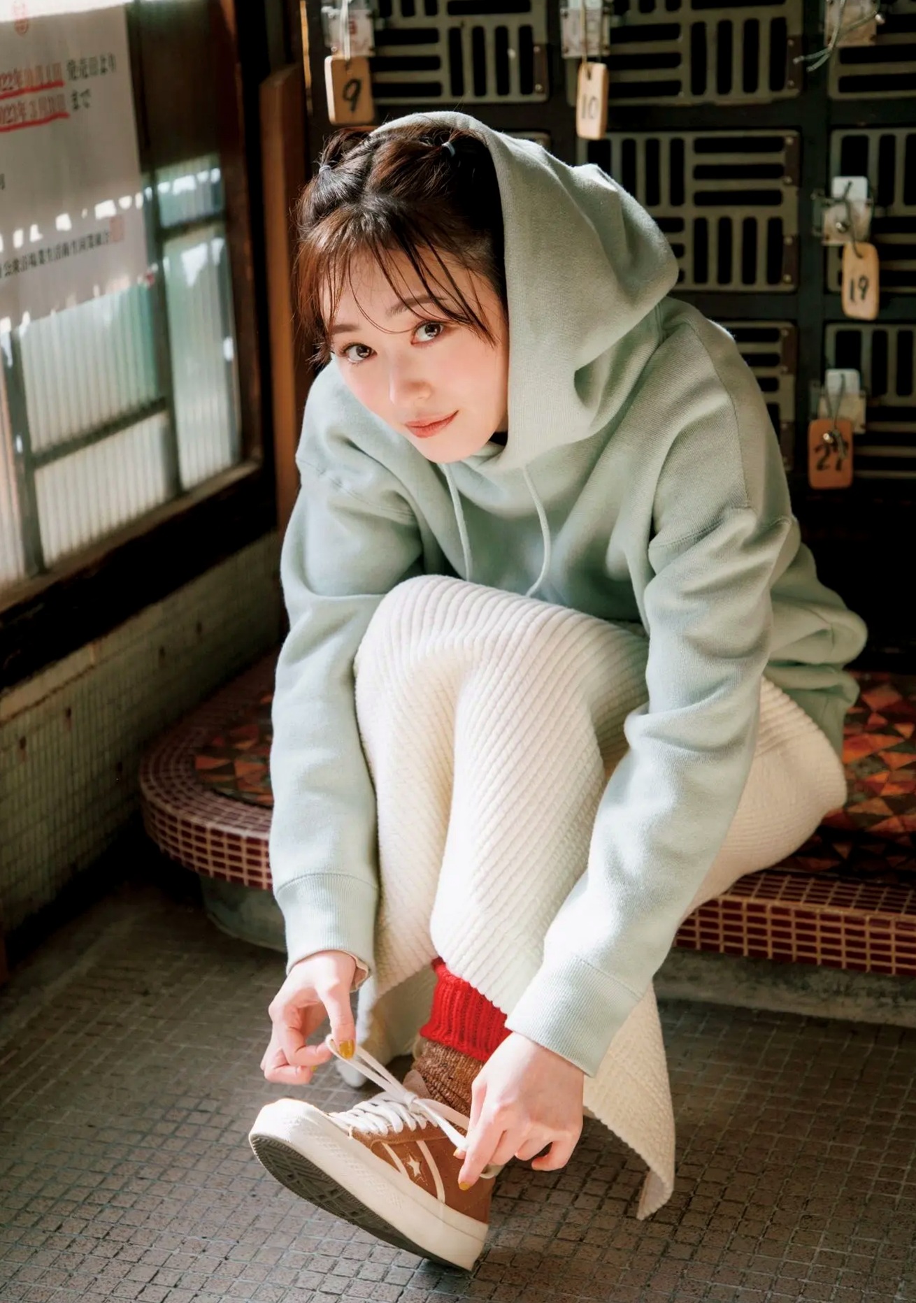福原遥《gift》写真:日系清新治愈系户外草地泳池美照