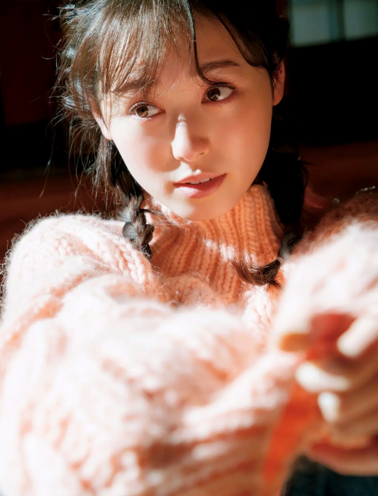 福原遥《gift》写真:日系清新治愈系户外草地泳池美照