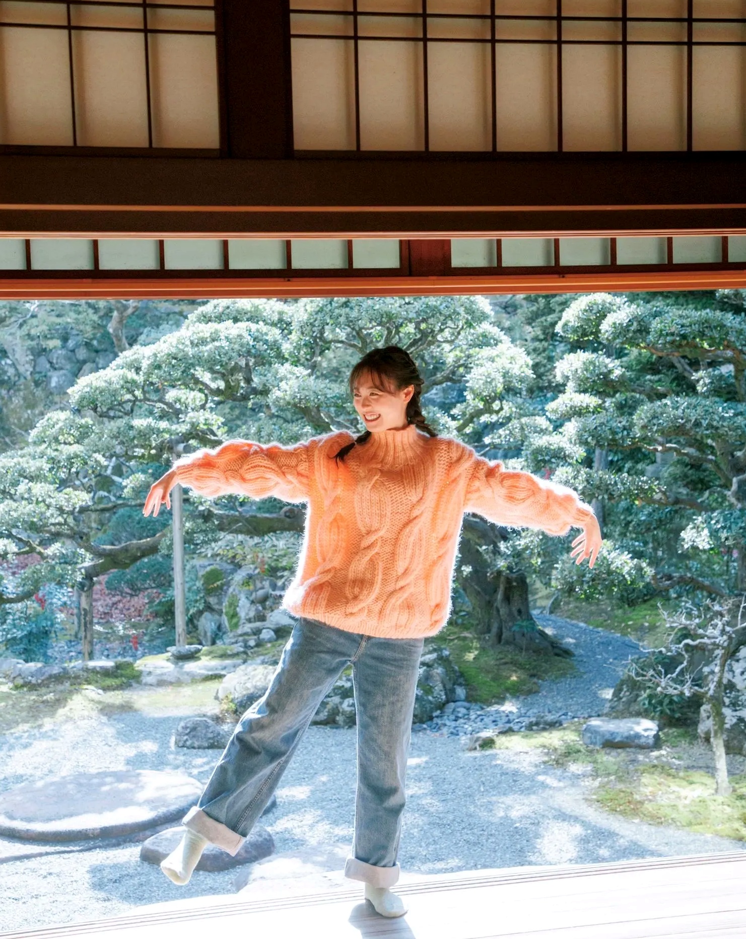 福原遥《gift》写真:日系清新治愈系户外草地泳池美照
