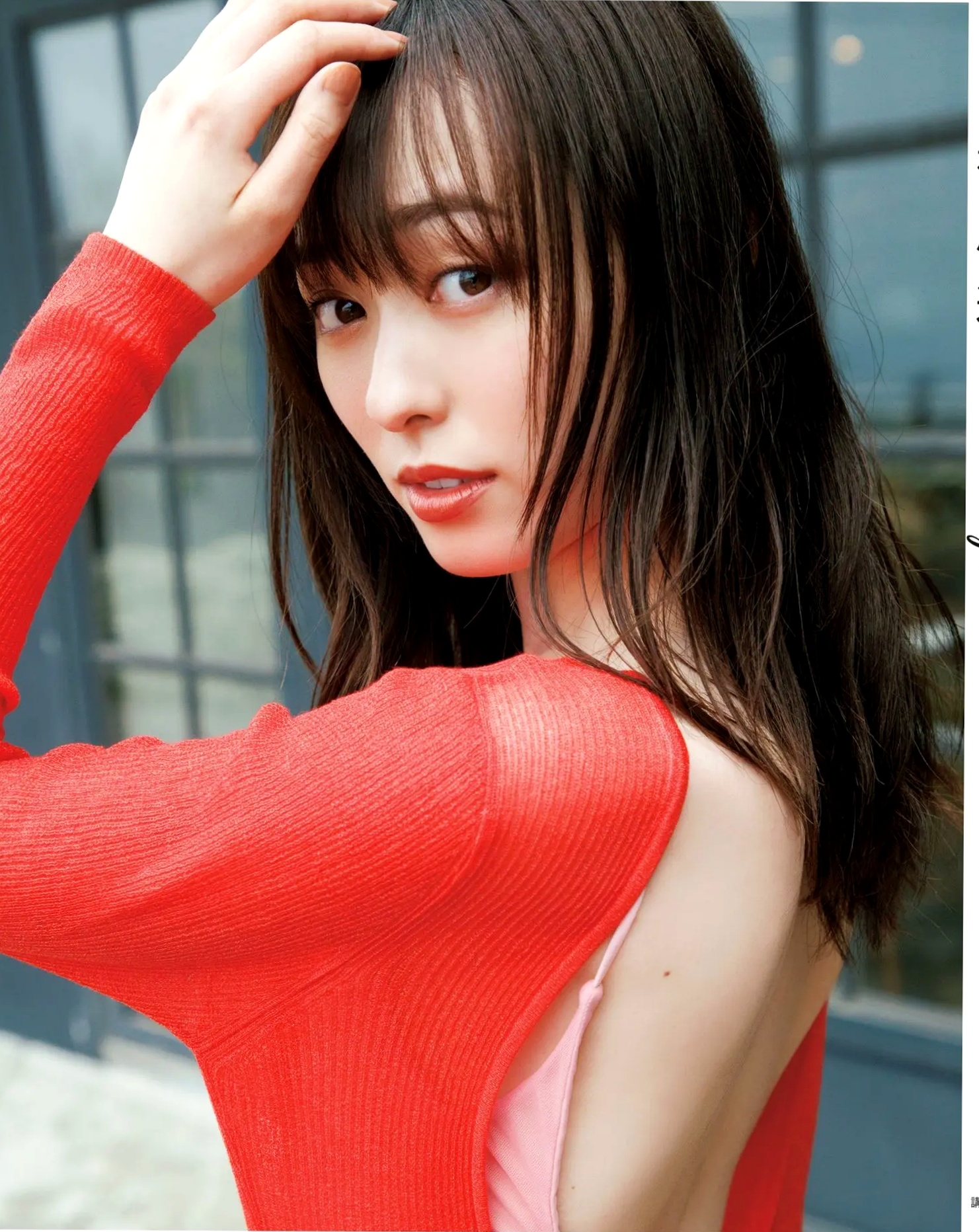 福原遥《gift》写真:日系清新治愈系户外草地泳池美照