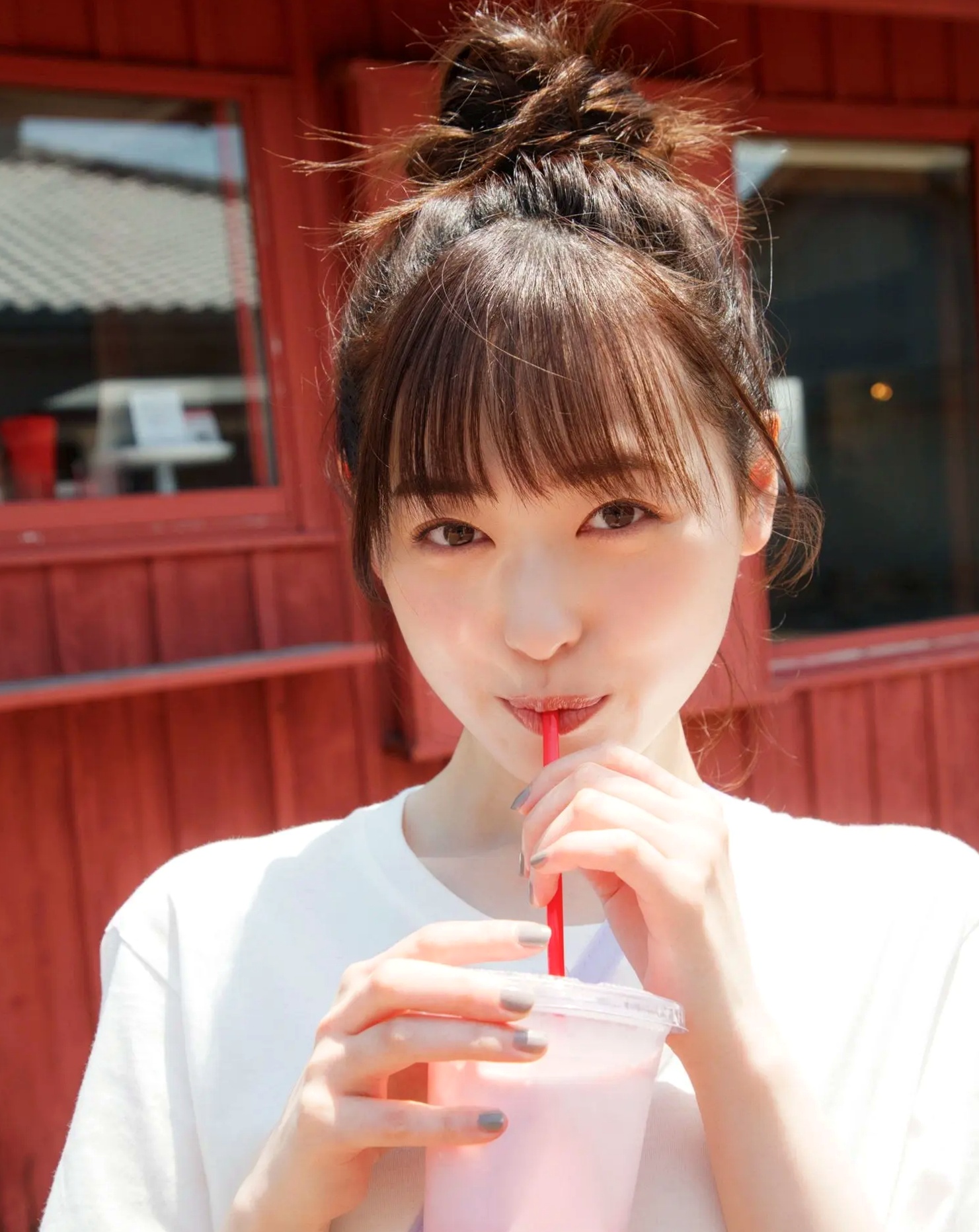 福原遥《gift》写真:日系清新治愈系户外草地泳池美照