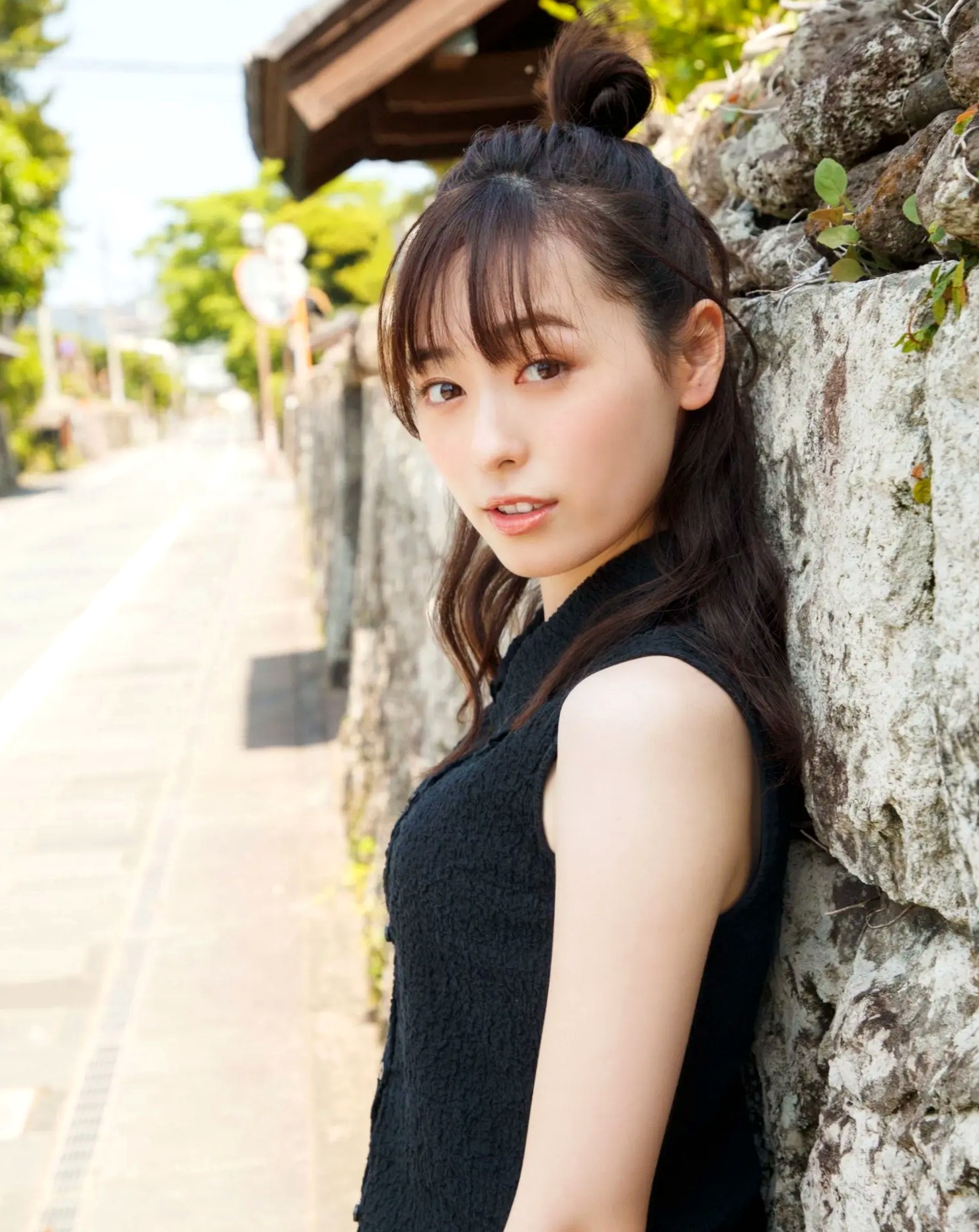 福原遥《gift》写真:日系清新治愈系户外草地泳池美照