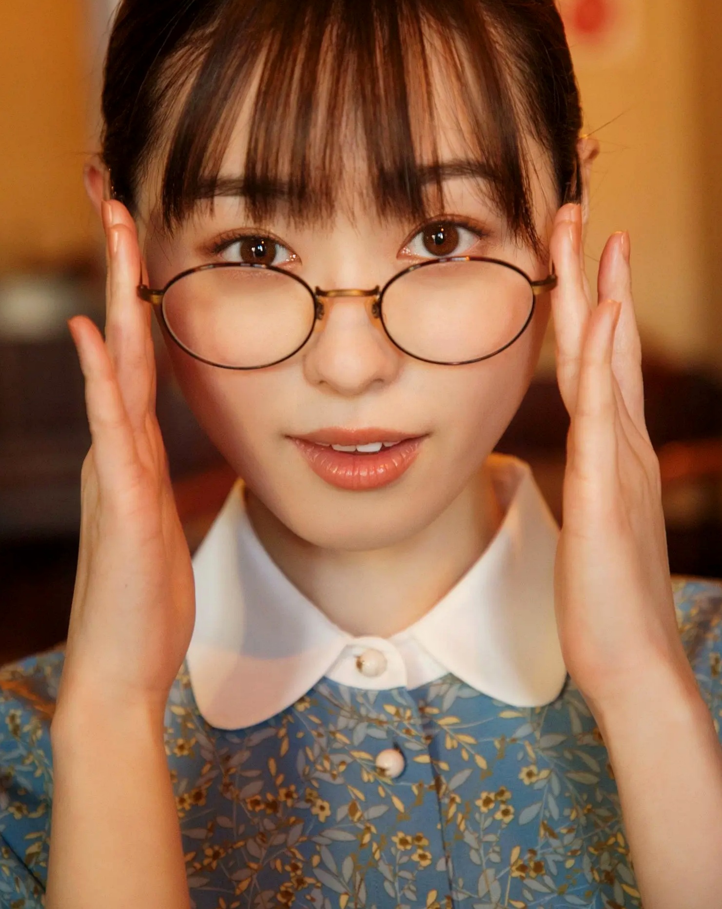 福原遥《gift》写真:日系清新治愈系户外草地泳池美照