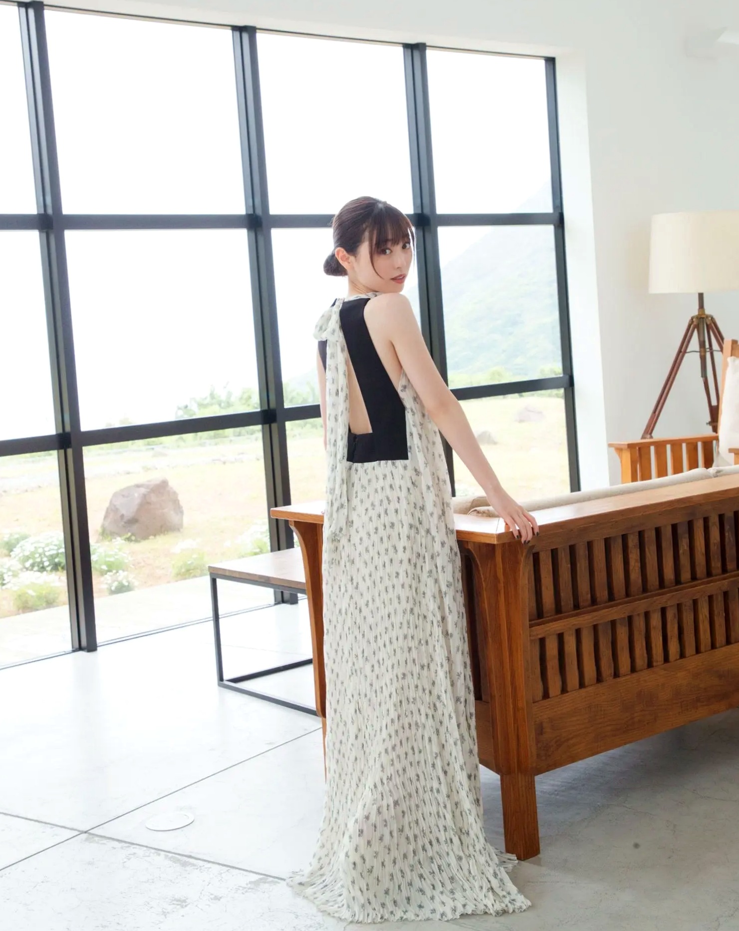 福原遥《gift》写真:日系清新治愈系户外草地泳池美照