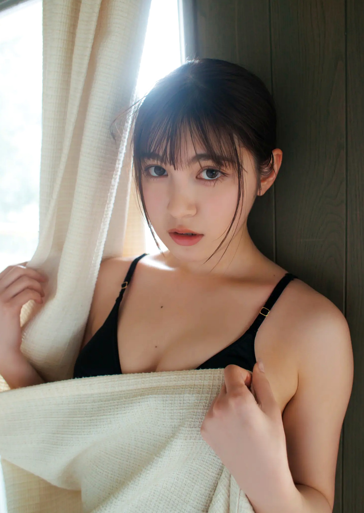 神志那结衣「神级魅力」日系家居性感内衣美腿私房写真