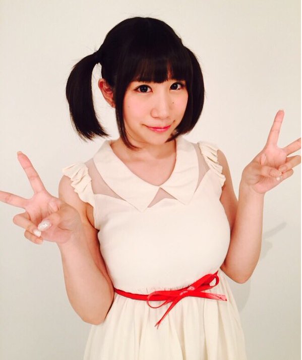 小野早稀 巨乳声优俏皮私房照诱惑写真图