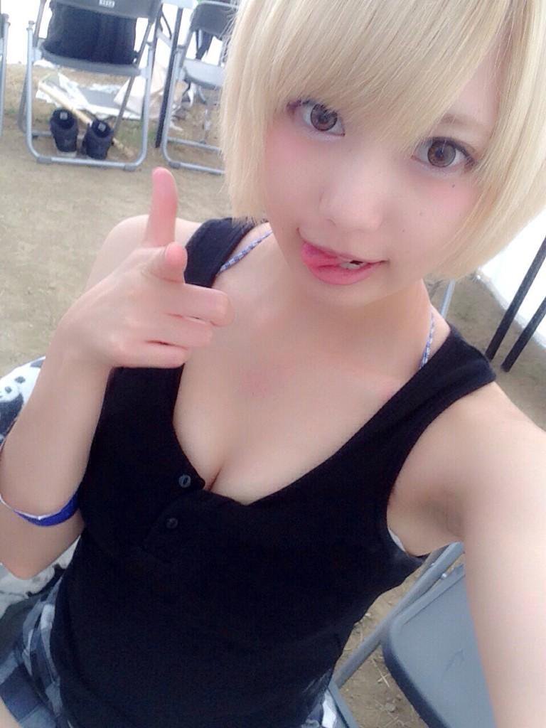 篠崎こころ 模特兼DJ的异色偶像写真图
