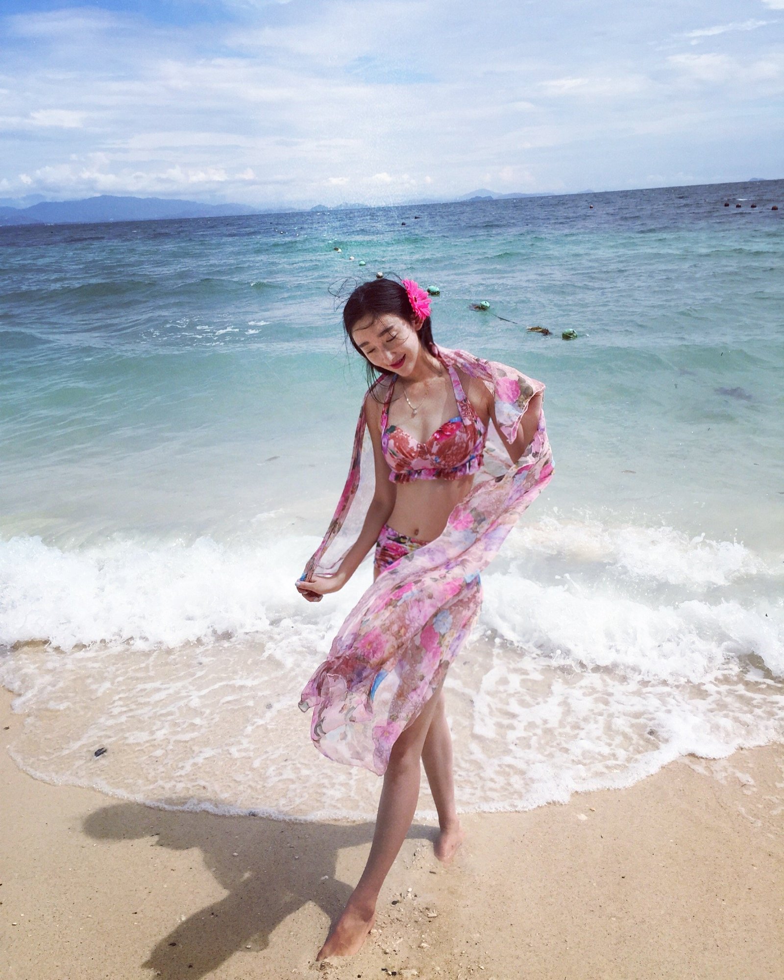安芷曼 微博时尚元素写真图