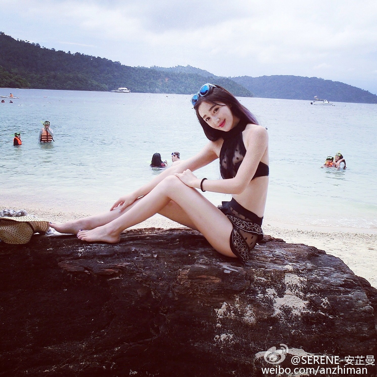 安芷曼 微博时尚元素写真图