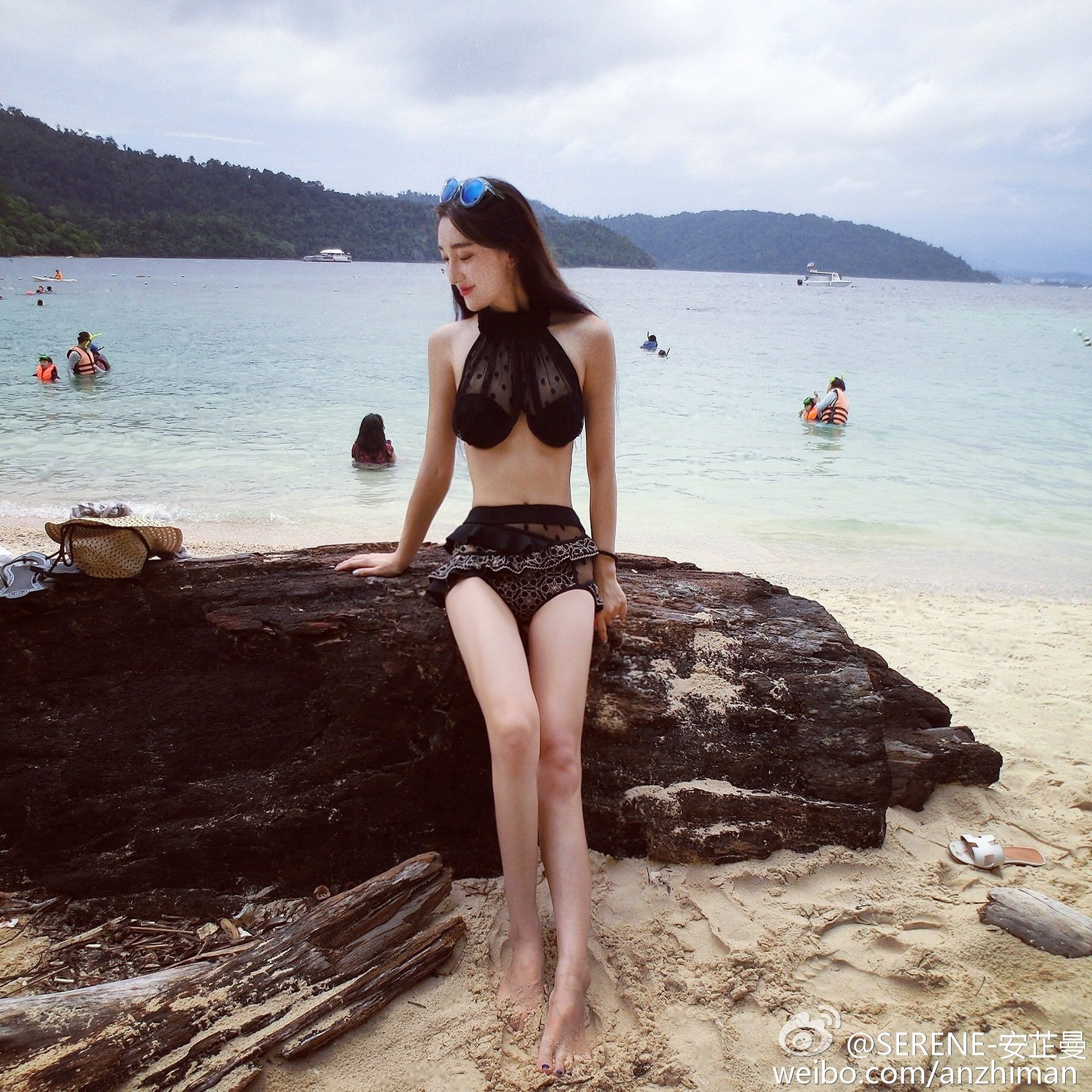安芷曼 微博时尚元素写真图
