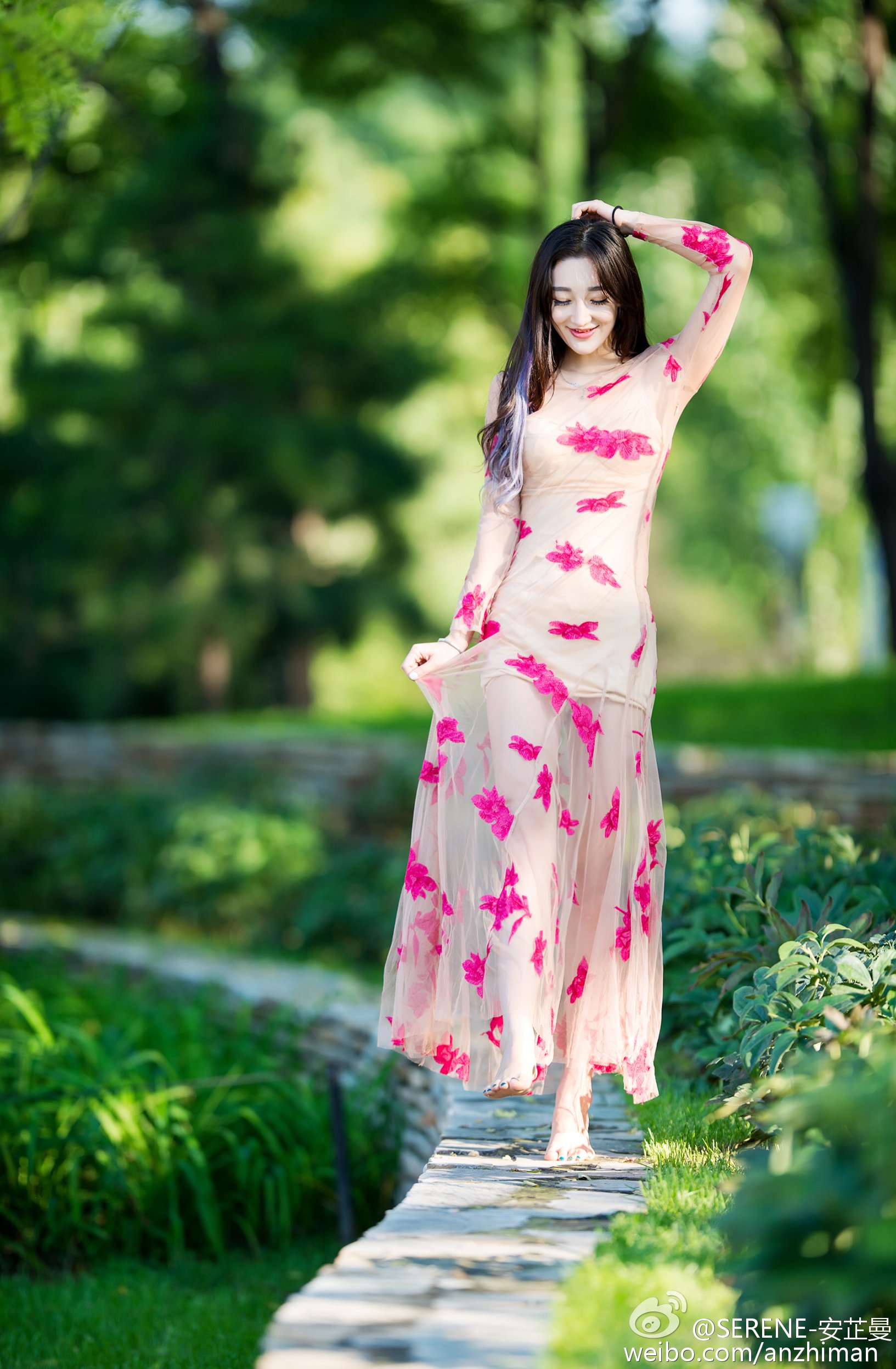 安芷曼 微博时尚元素写真图