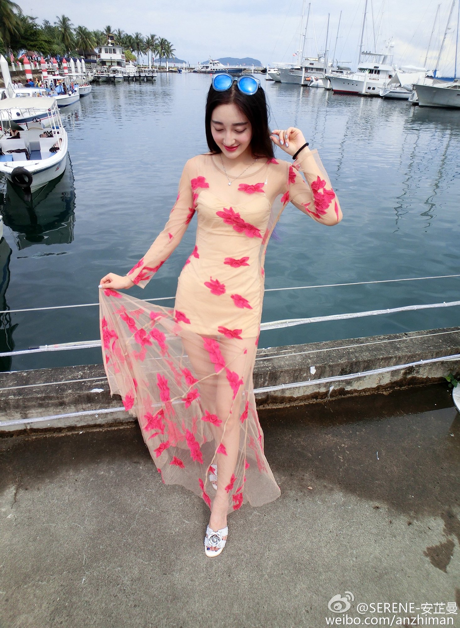 安芷曼 微博时尚元素写真图