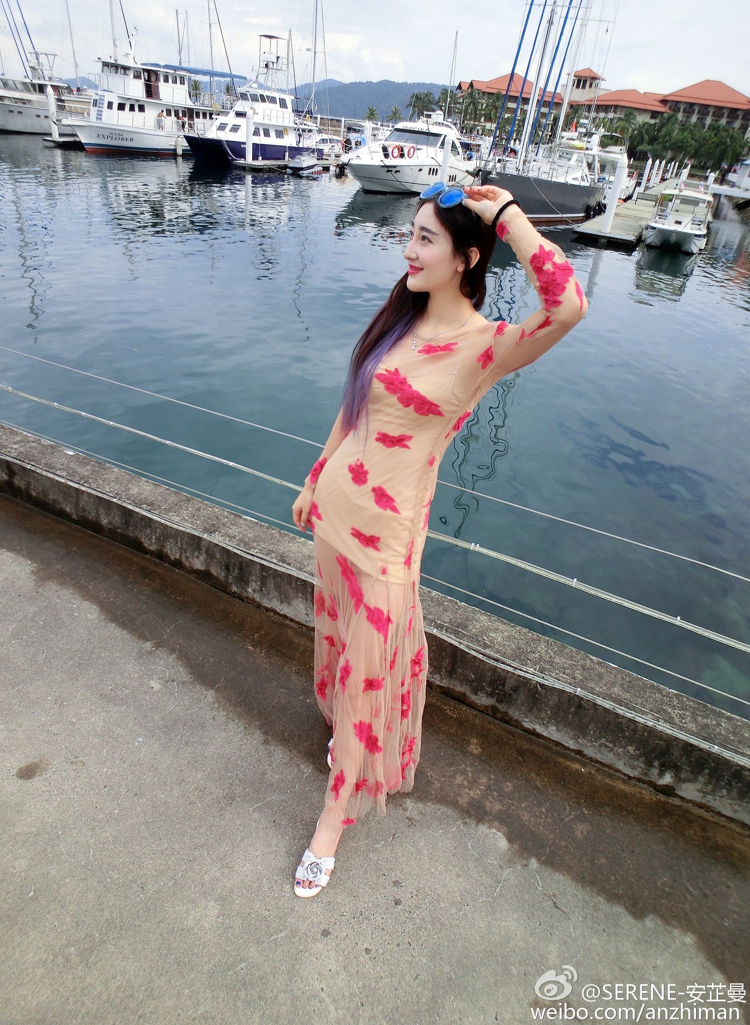 安芷曼 微博时尚元素写真图