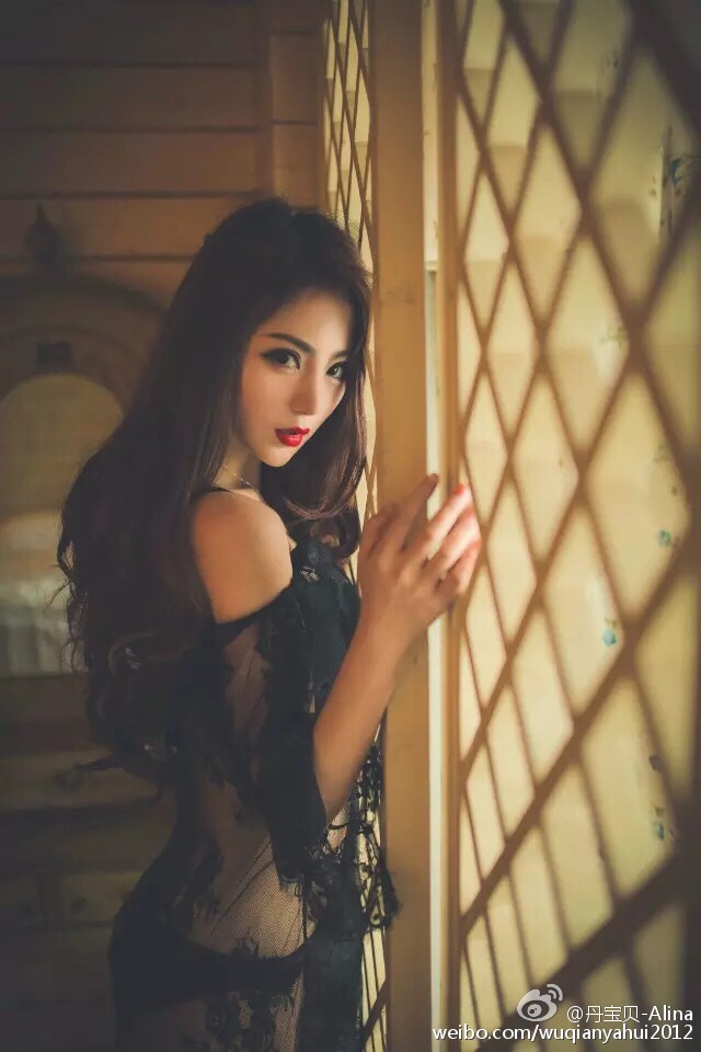 丹宝贝Alina 养眼微博私房写真图