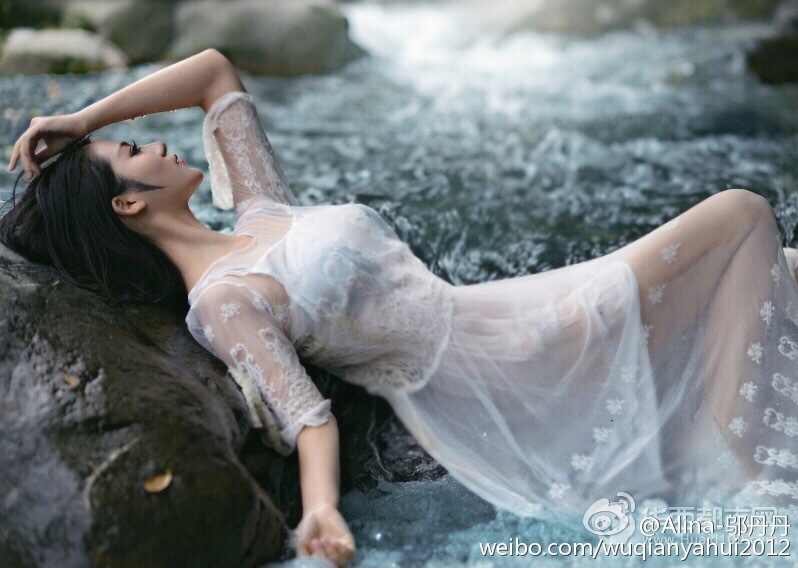 丹宝贝Alina 养眼微博私房写真图