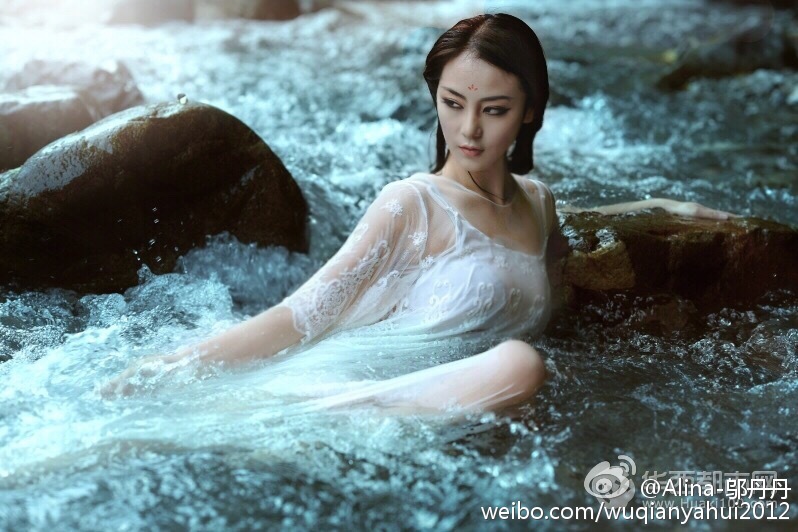丹宝贝Alina 养眼微博私房写真图