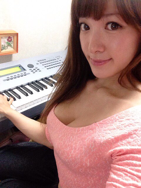 高木里代子- 实力兼备的钢琴师