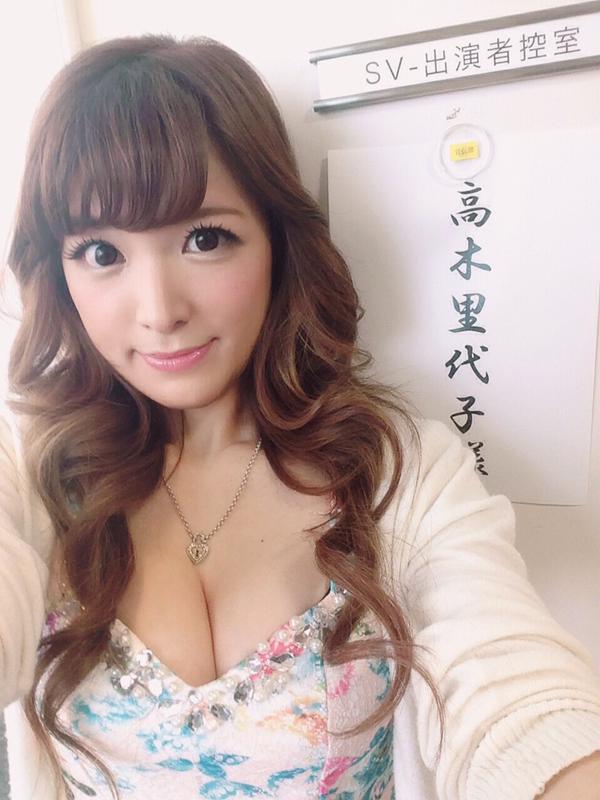 高木里代子- 实力兼备的钢琴师