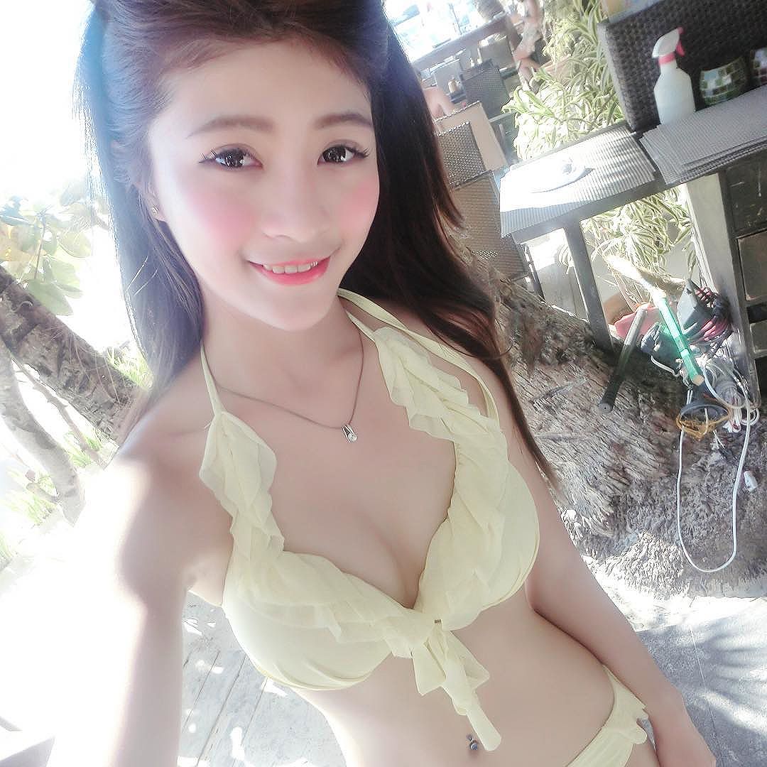 Momo毛毛 甜美气质柜姐私房美照