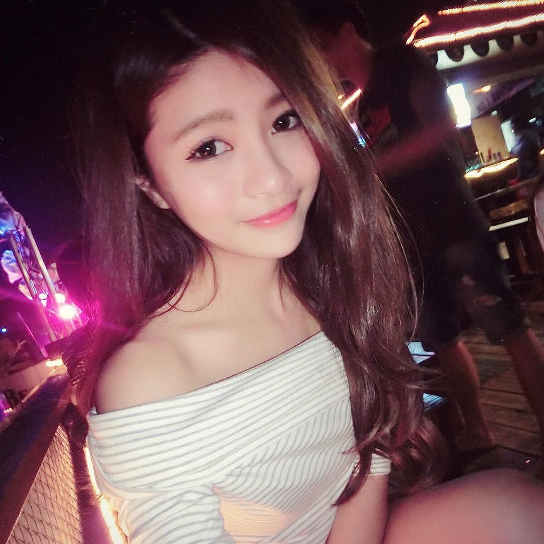 Momo毛毛 甜美气质柜姐私房美照