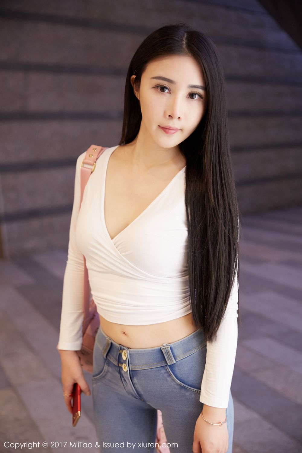 萱萱Cecilia回归 女神街拍范儿十足