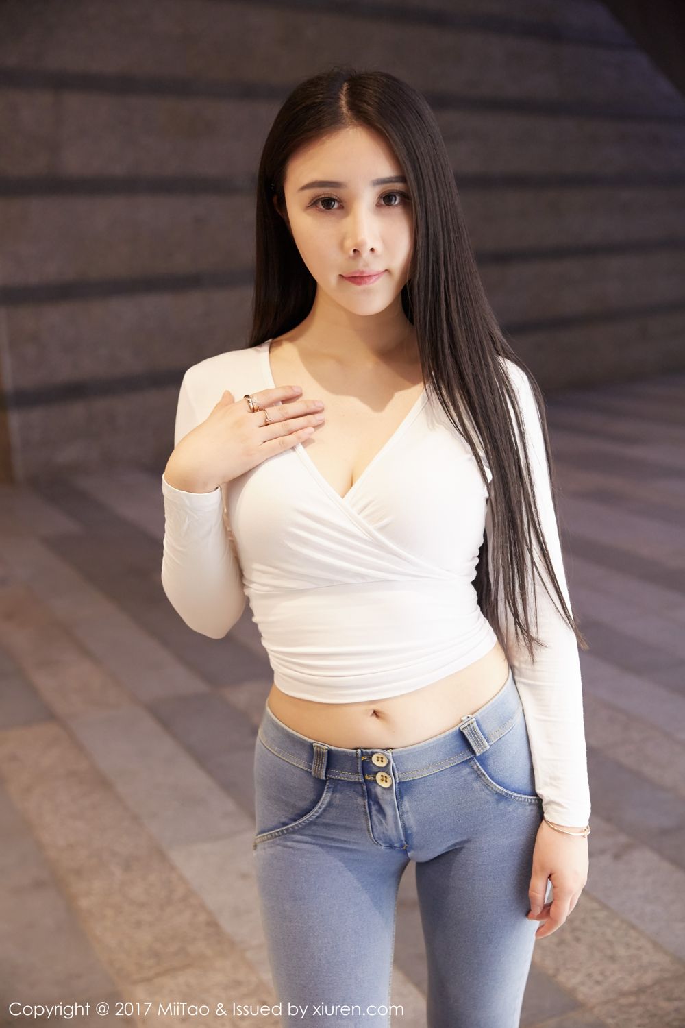 萱萱Cecilia回归 女神街拍范儿十足