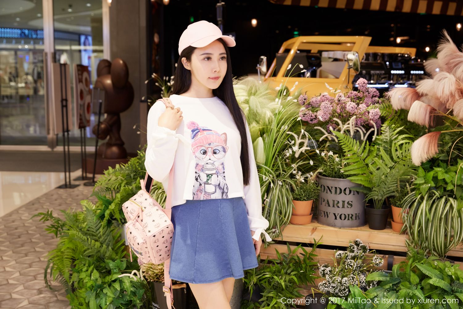 萱萱Cecilia回归 女神街拍范儿十足
