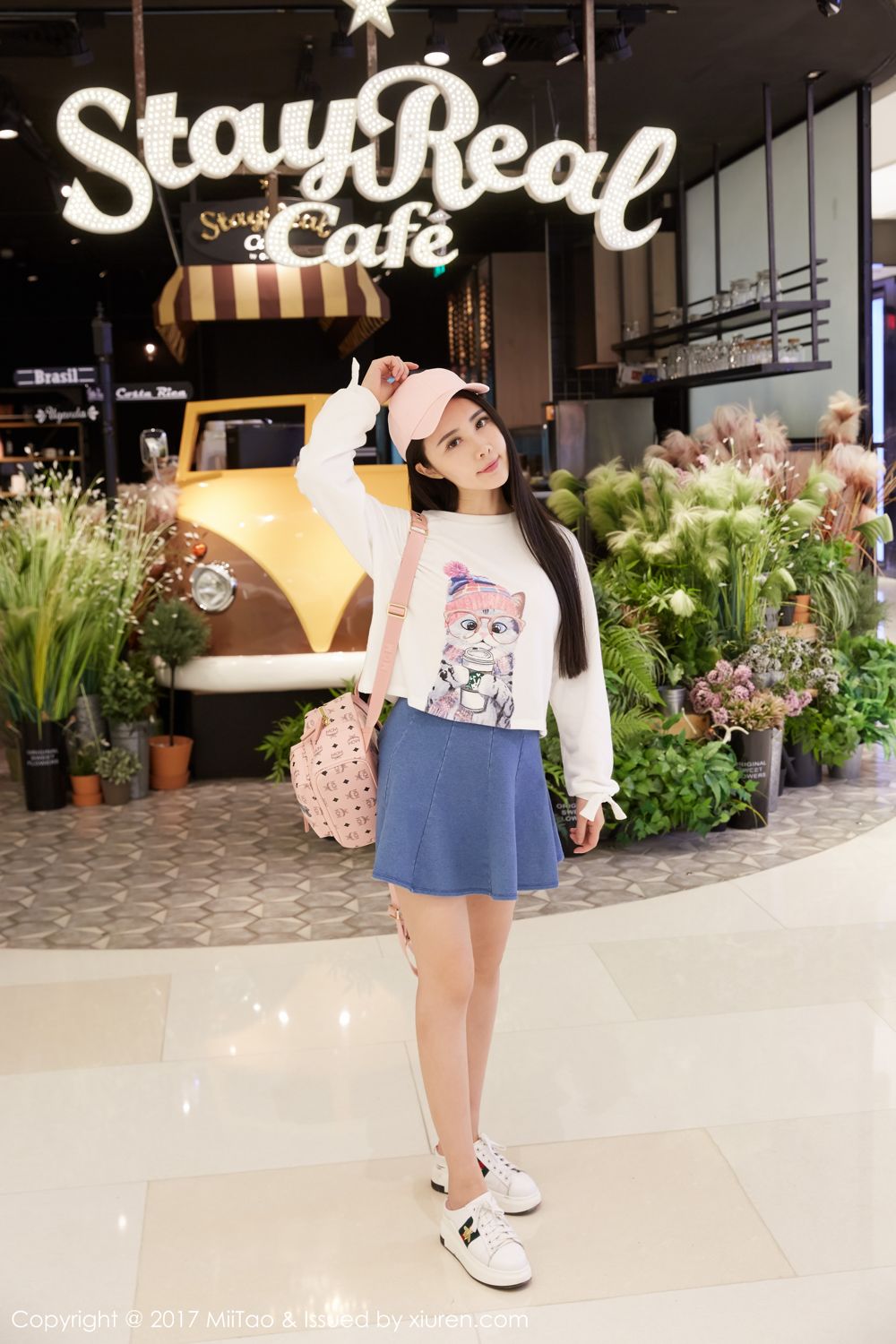 萱萱Cecilia回归 女神街拍范儿十足