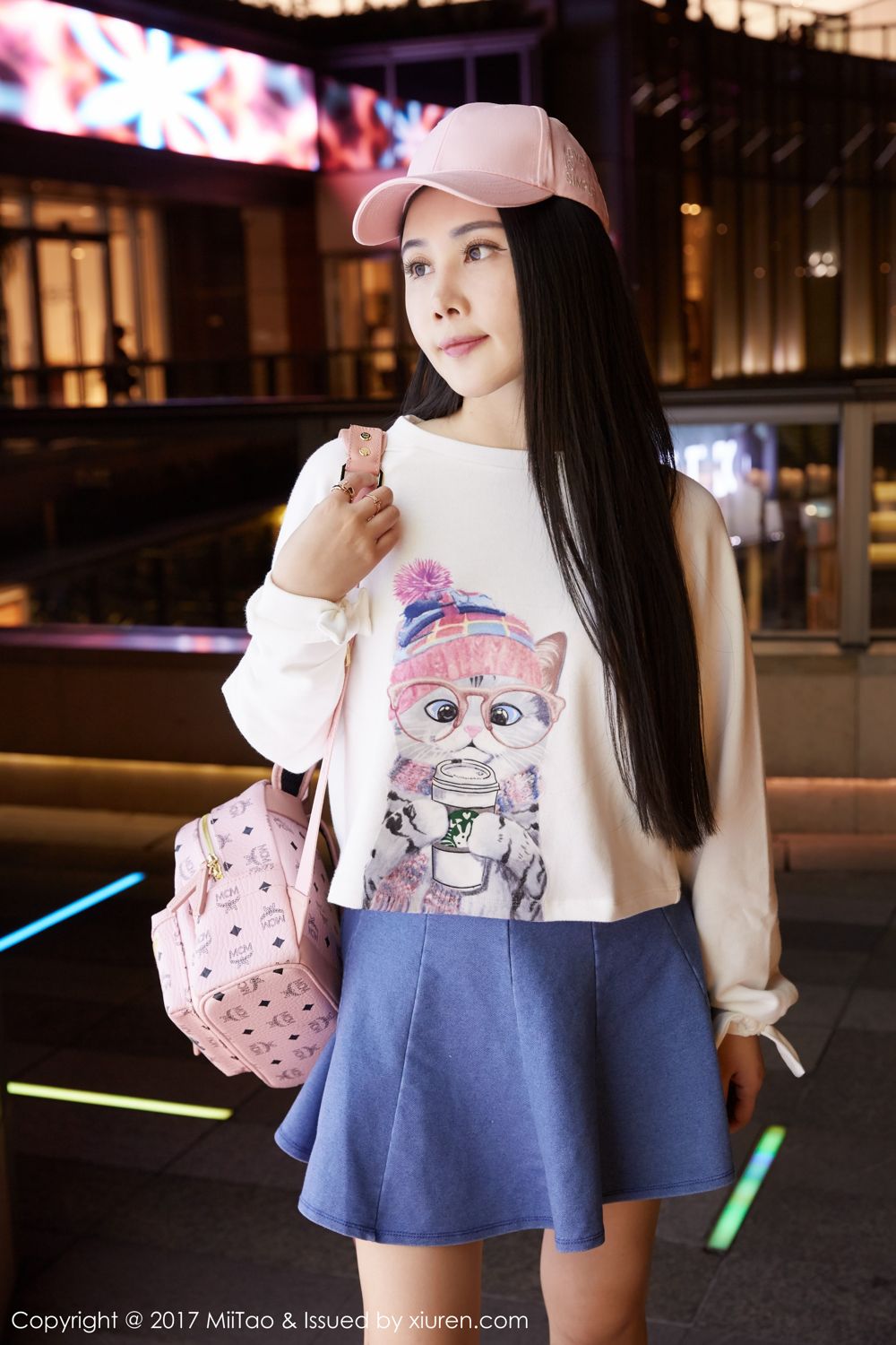 萱萱Cecilia回归 女神街拍范儿十足