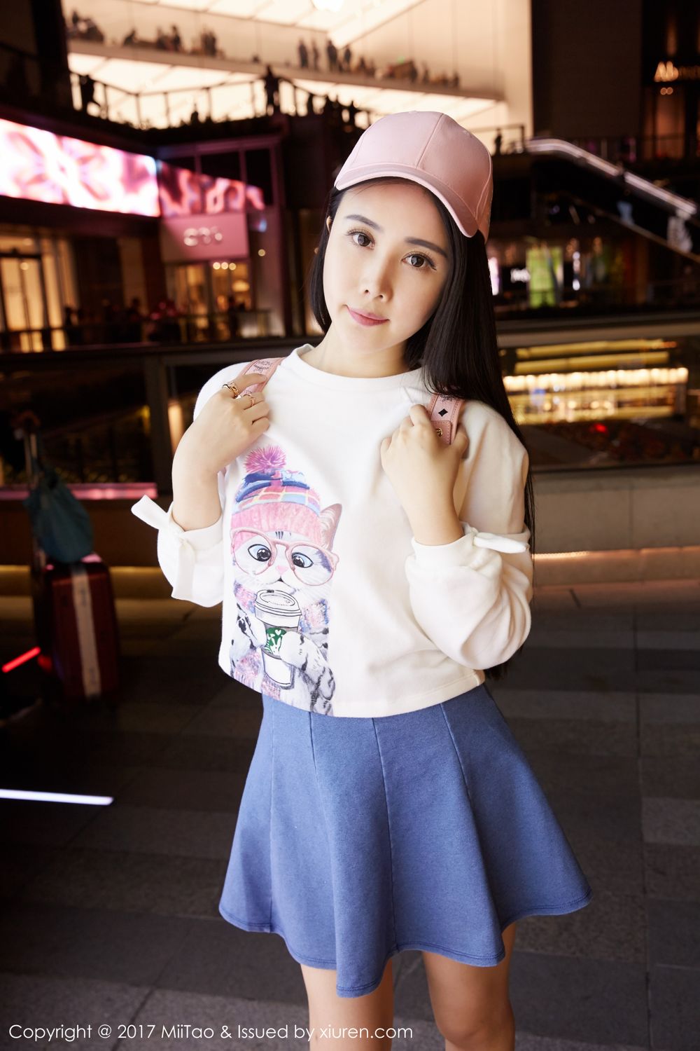 萱萱Cecilia回归 女神街拍范儿十足