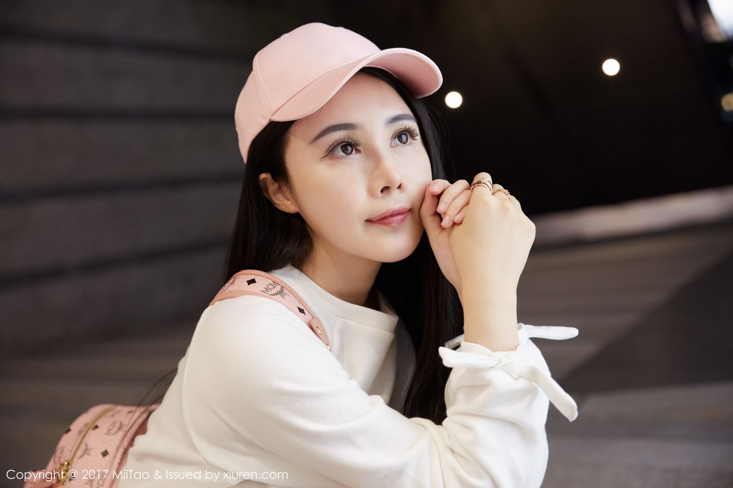 萱萱Cecilia回归 女神街拍范儿十足