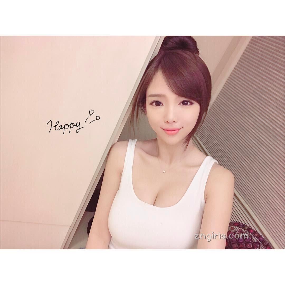 无双乐团琵琶手丘涵 海边比基尼释放性感