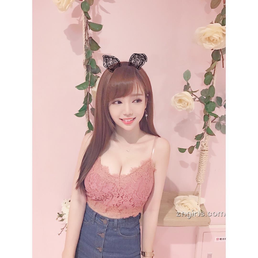 无双乐团琵琶手丘涵 海边比基尼释放性感