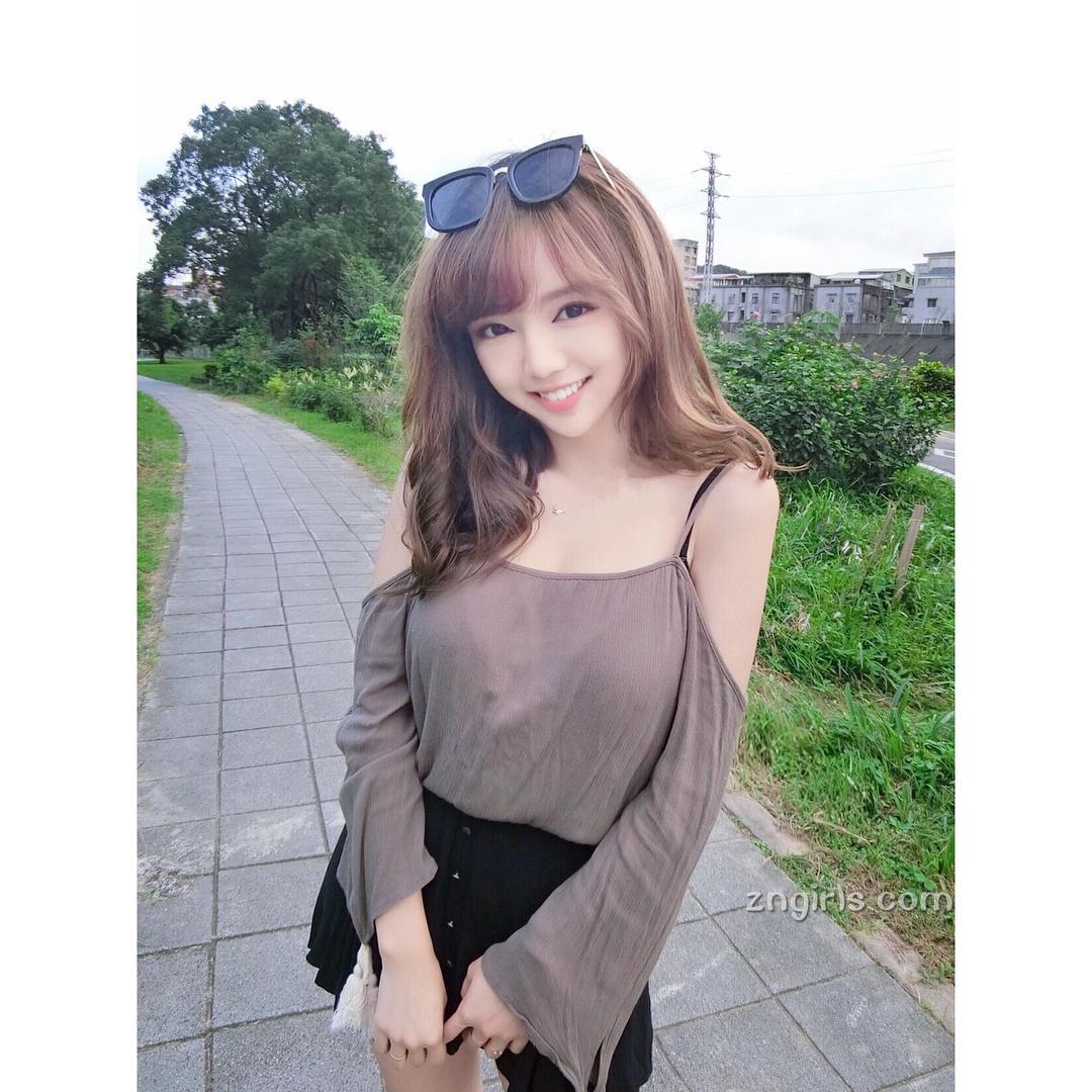 丘涵Joanne最新比基尼照 超完美身材真在太不科学