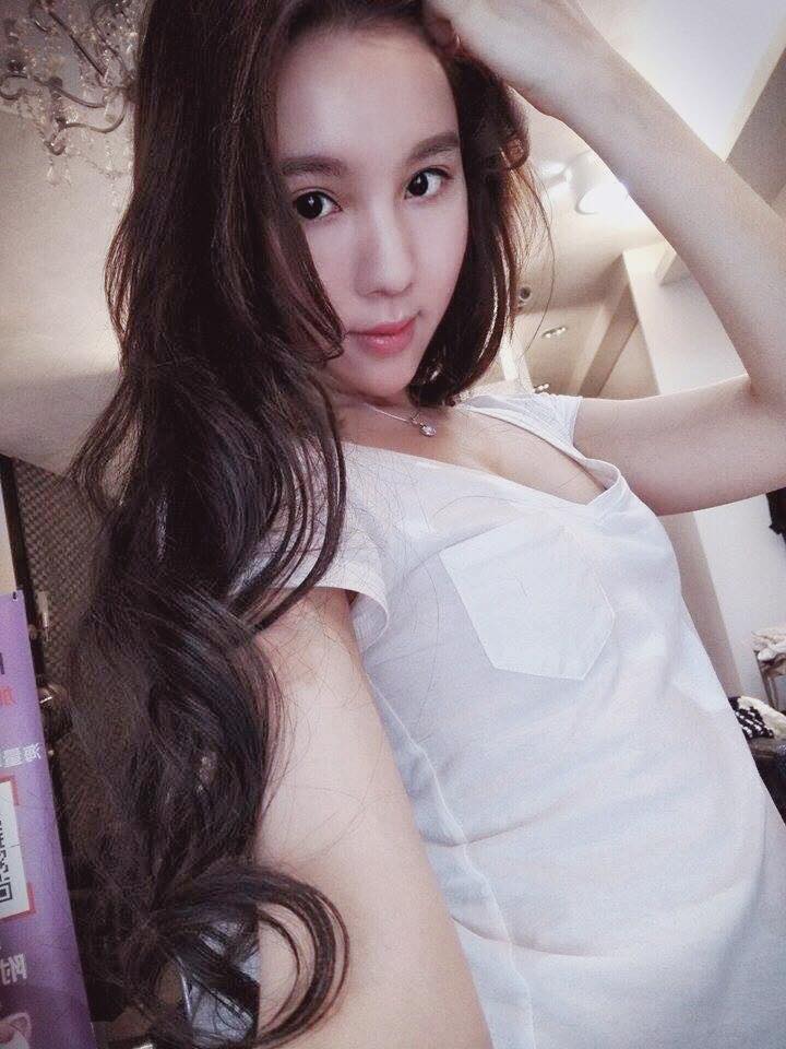 Yuyu Wei 这种身材~这种脸蛋~完全诱惑