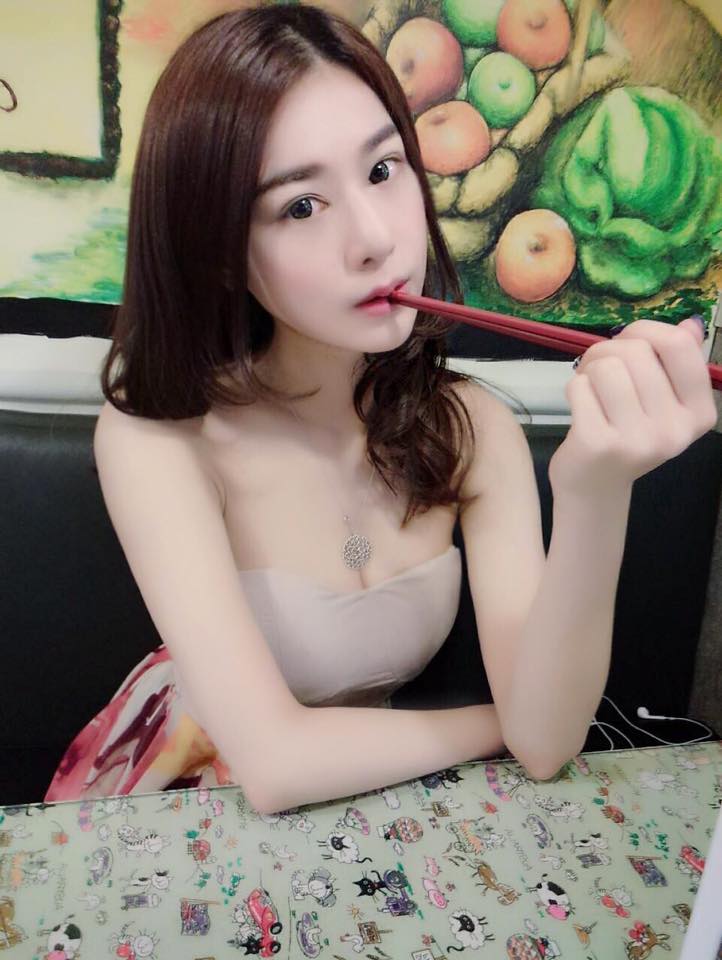 Vicky Chen 白皙极品东南校花