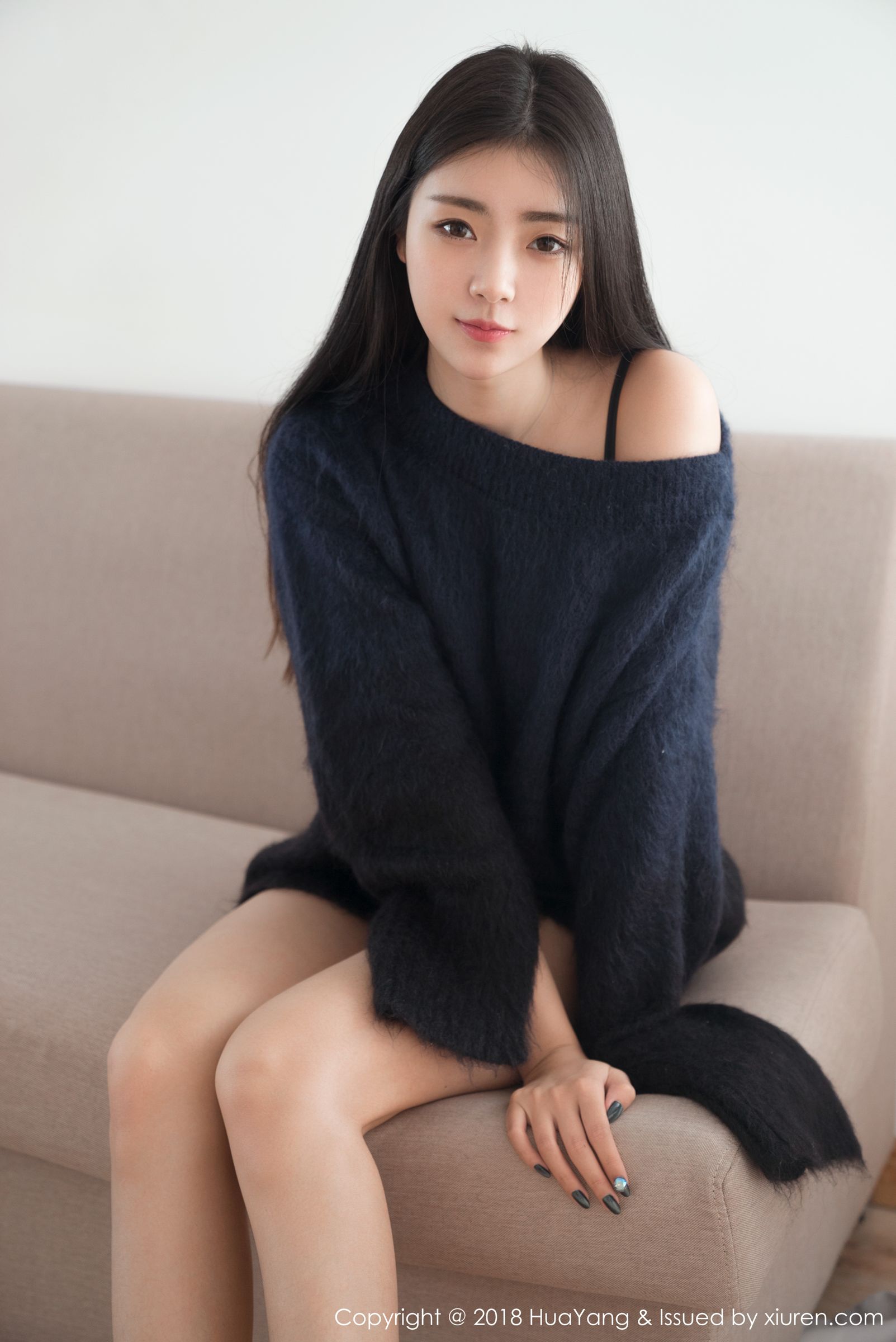 标配女友可樂Vicky 毛衣白寸衫的甜蜜