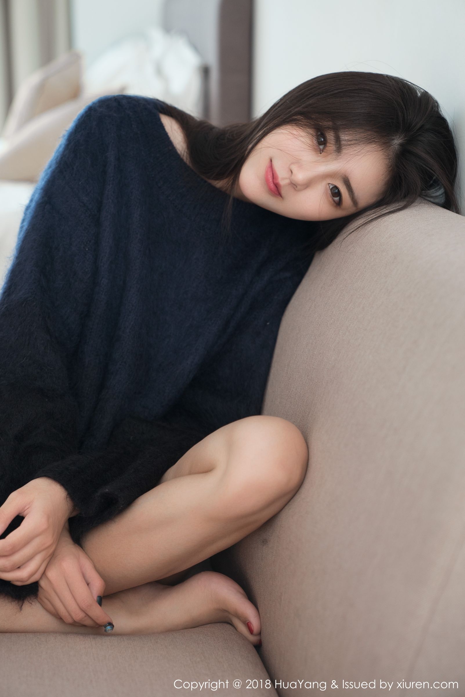 标配女友可樂Vicky 毛衣白寸衫的甜蜜