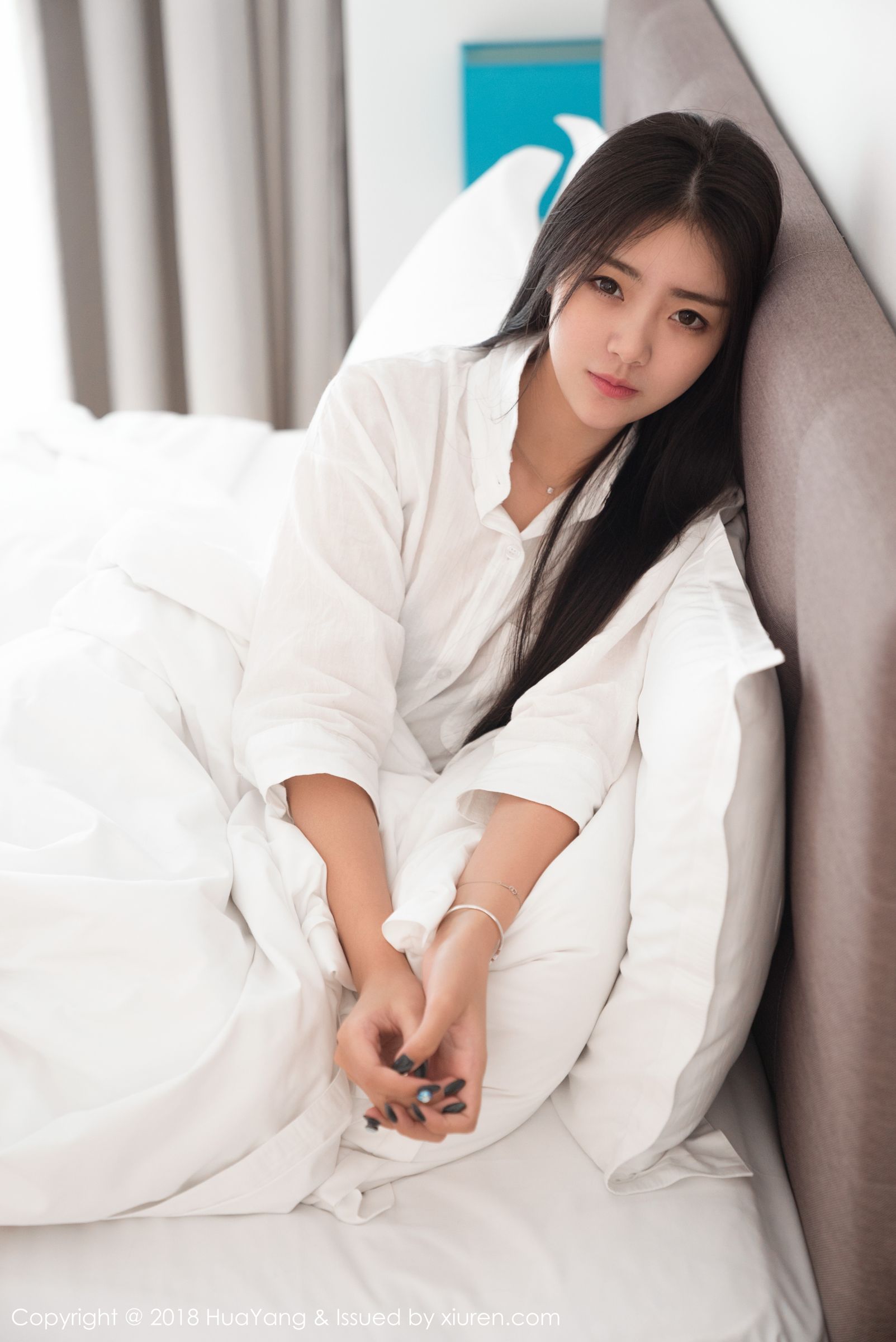 标配女友可樂Vicky 毛衣白寸衫的甜蜜