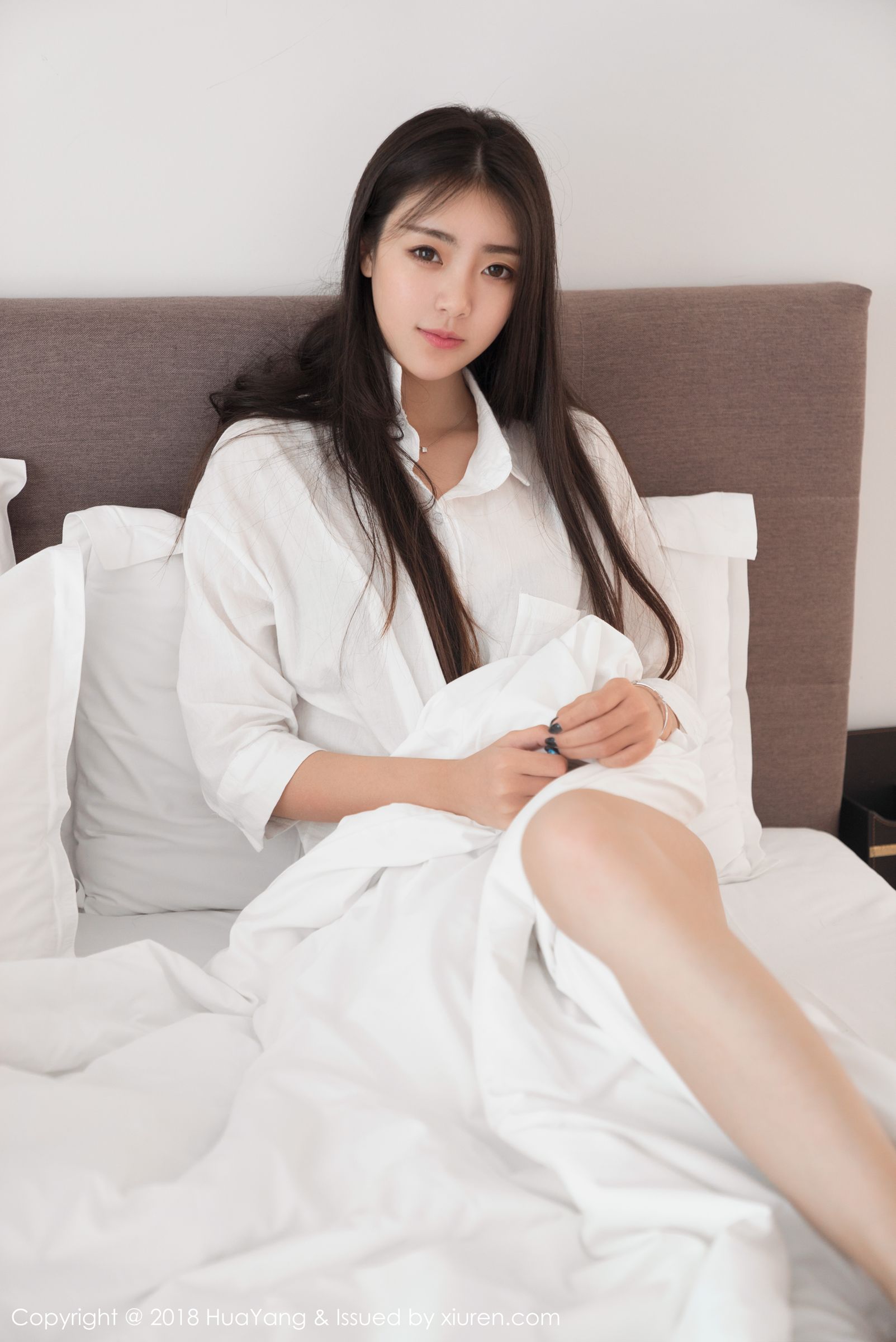 标配女友可樂Vicky 毛衣白寸衫的甜蜜