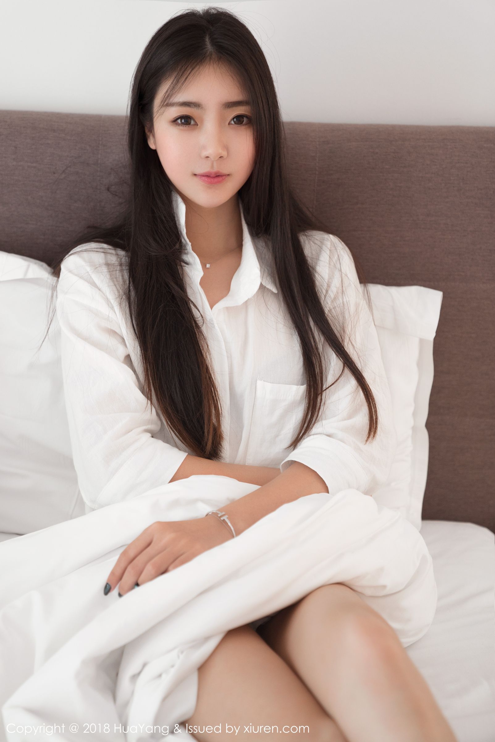 标配女友可樂Vicky 毛衣白寸衫的甜蜜