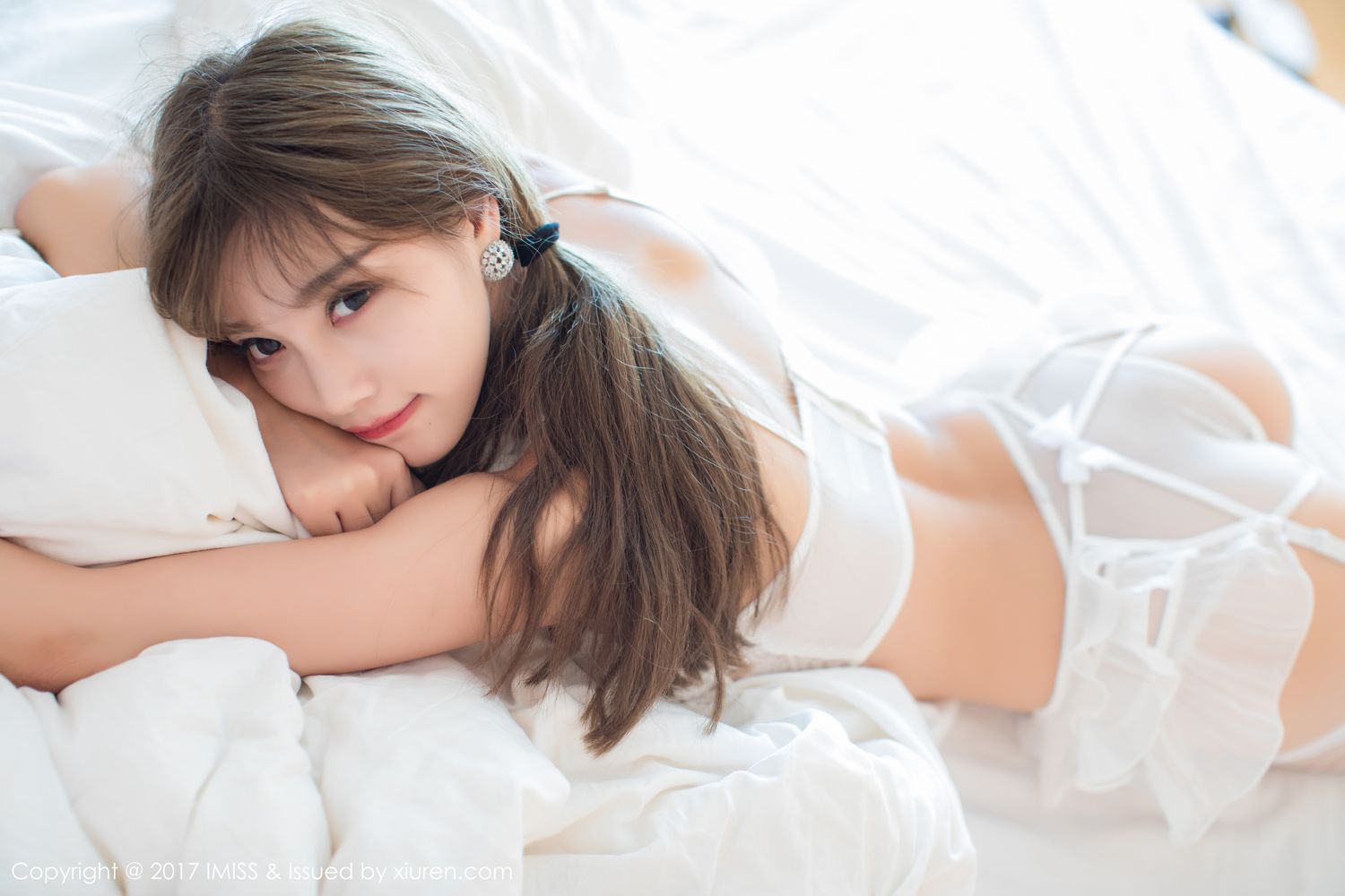 塞班岛女神杨晨晨 蕾丝网袜性感比基尼