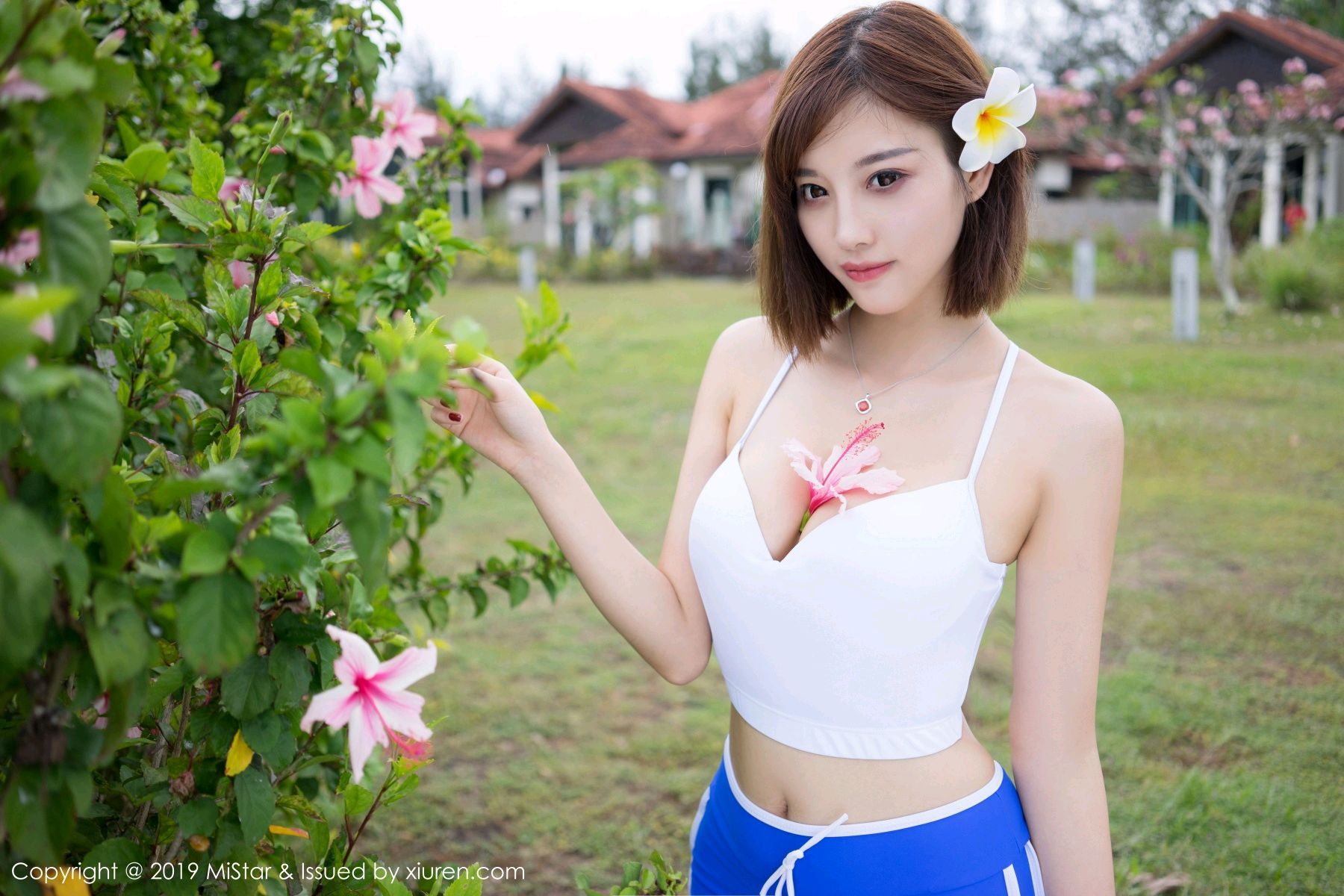甜美女神杨晨晨 死库水领口事业线