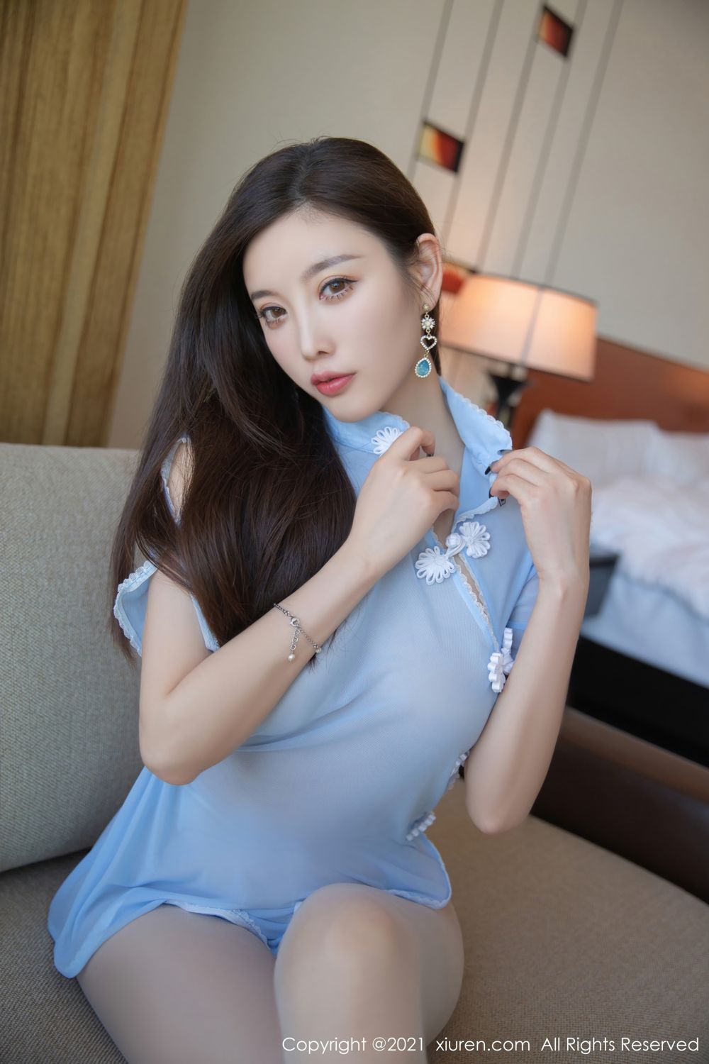 家居女神杨晨晨 浪漫的蓝色旗袍