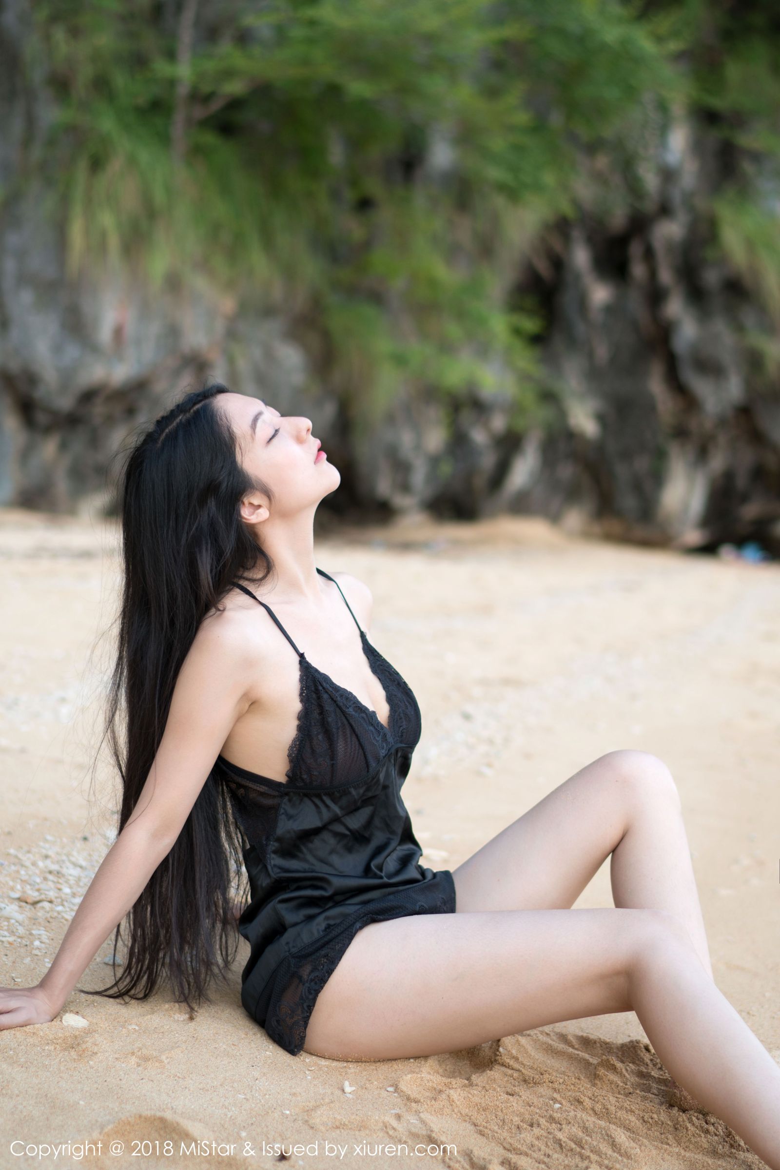 新晋女神小热巴 清新的学生服饰