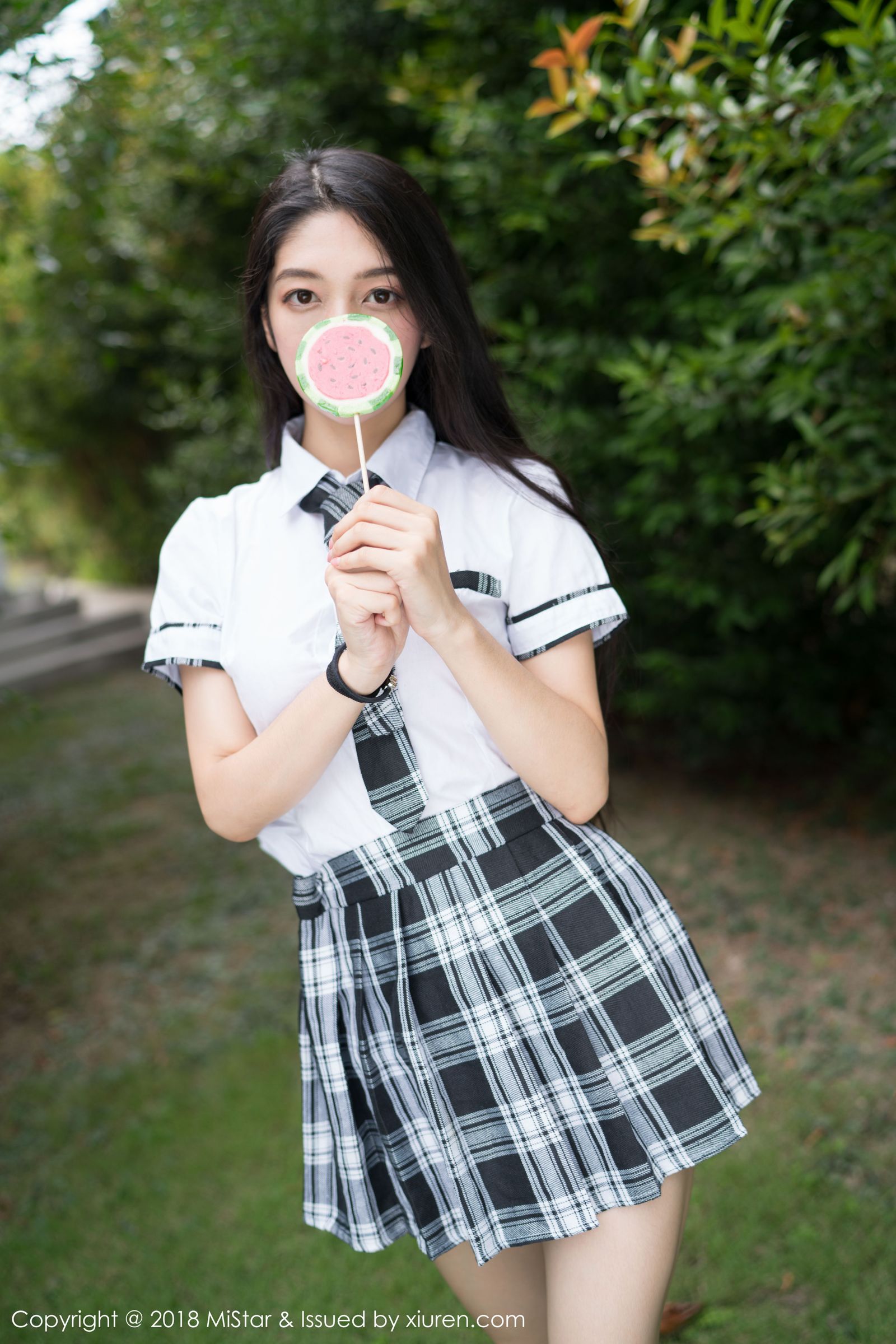 新晋女神小热巴 清新的学生服饰