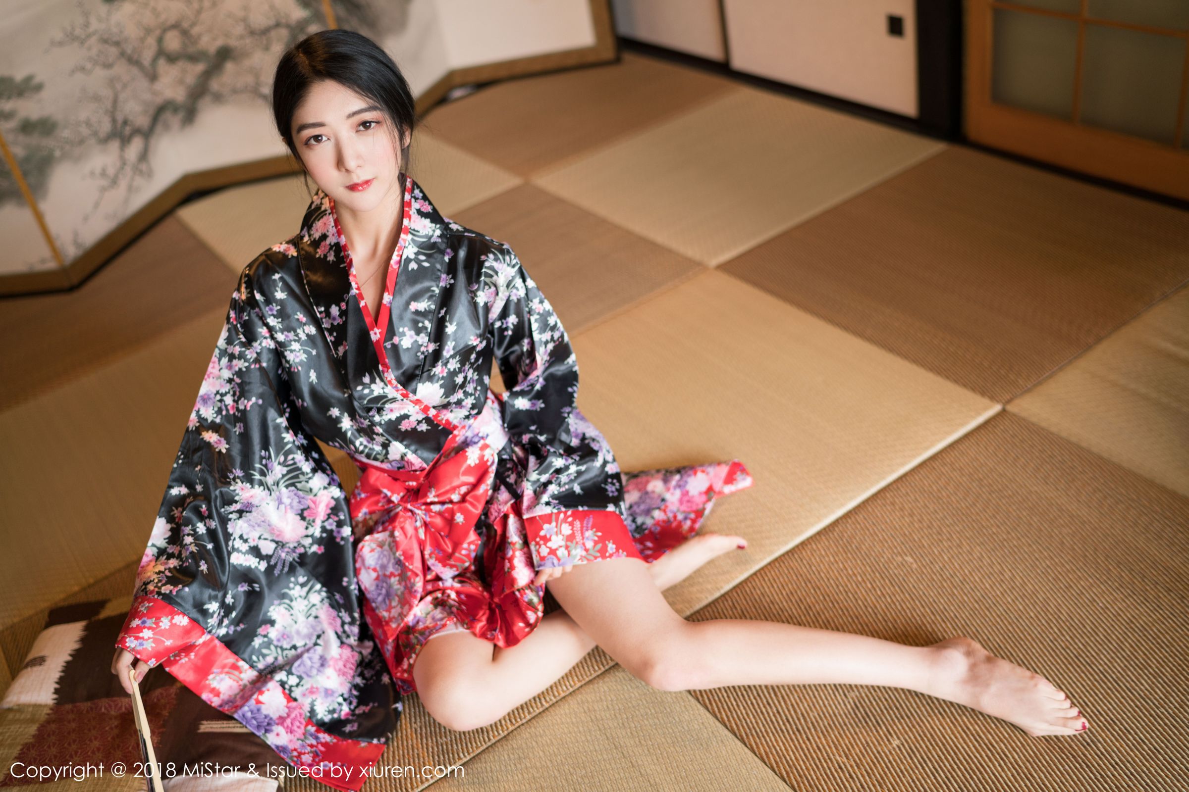 小琪的开背毛衣 和服与OL职场装