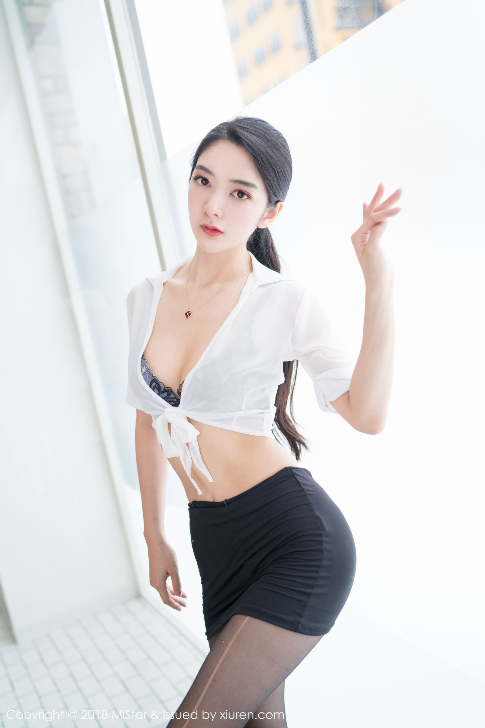 小琪的开背毛衣 和服与OL职场装